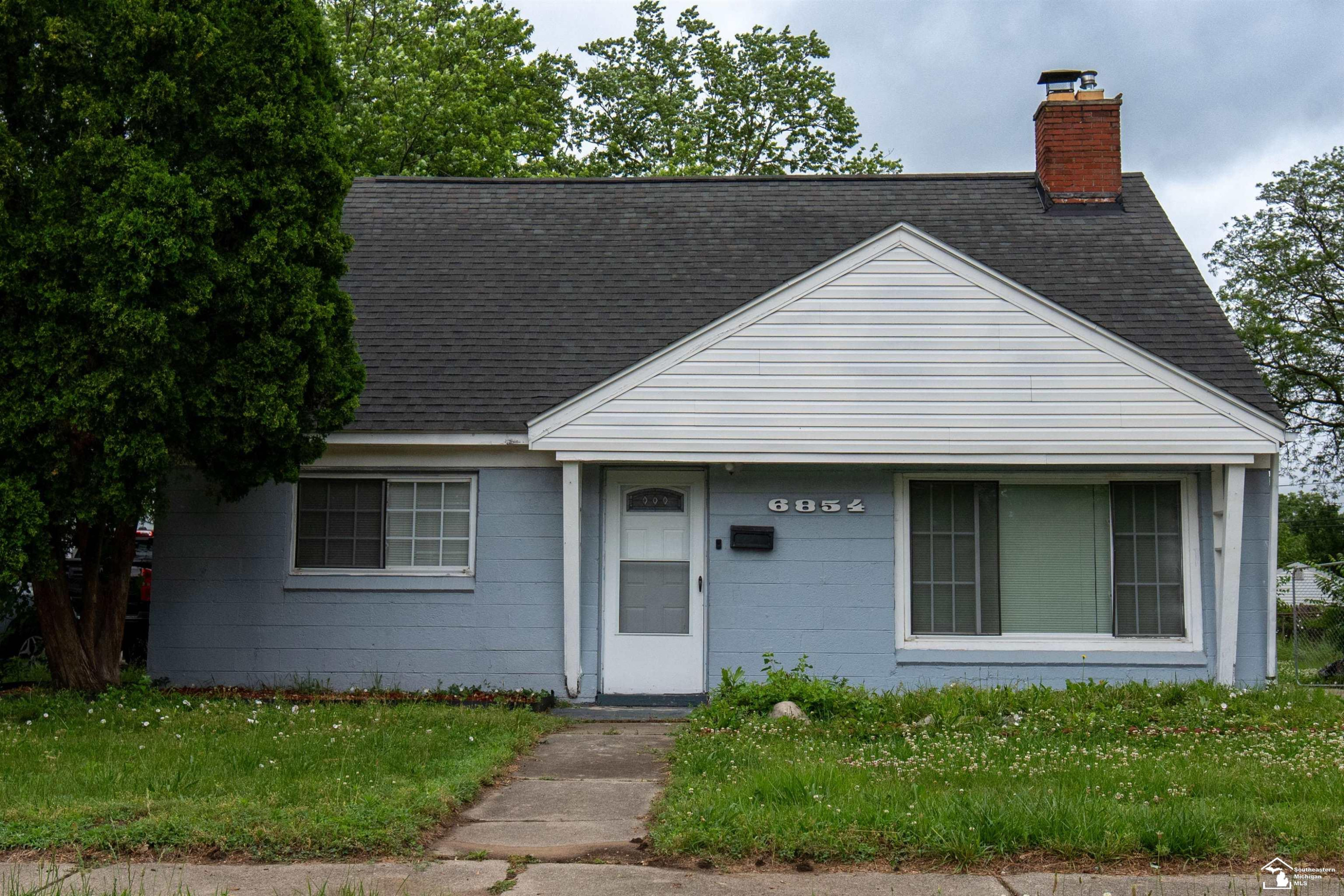6854 Fenton Street, Dearborn Heights, MI 48127 — front exterior