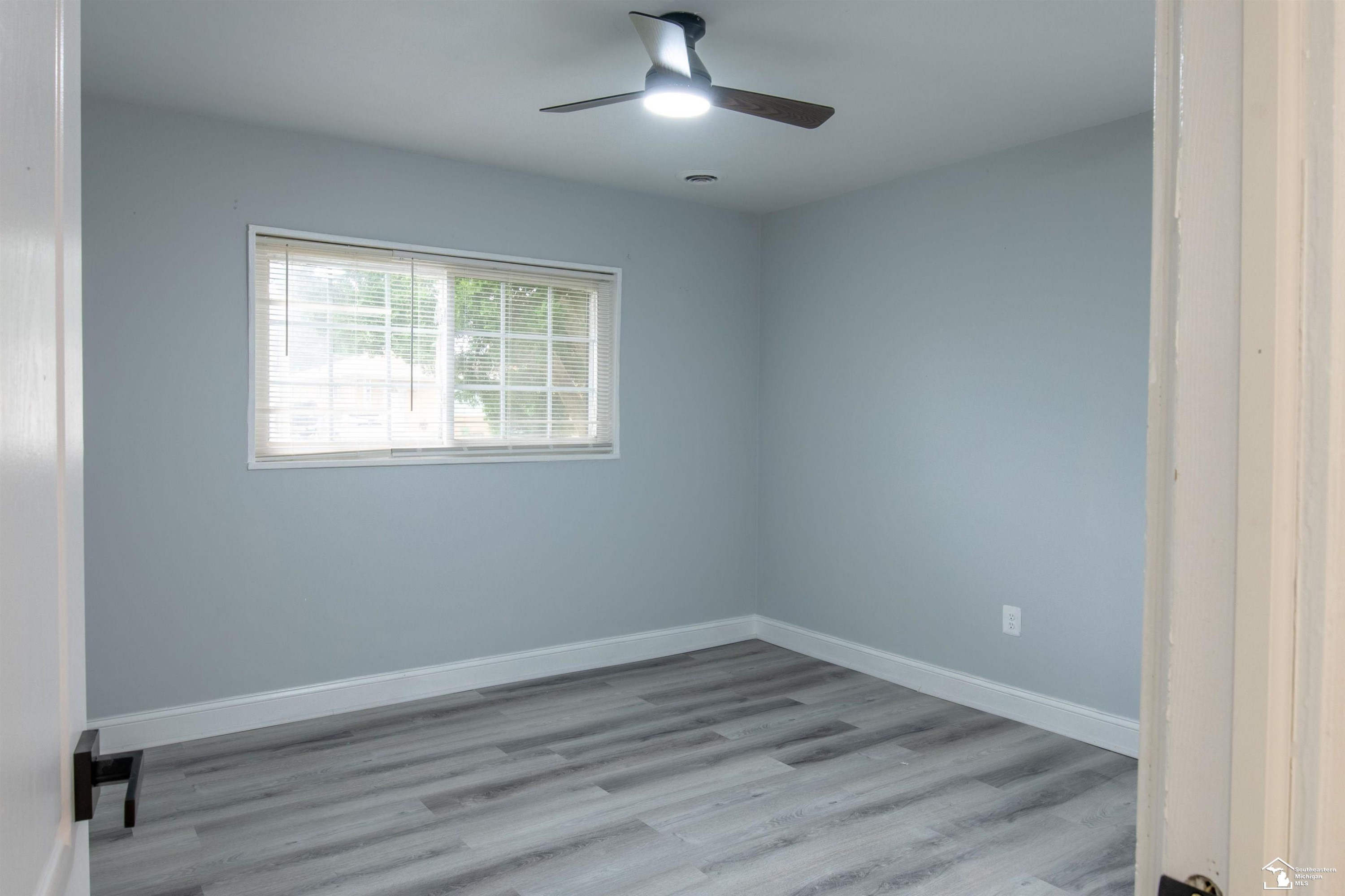 6854 Fenton Street, Dearborn Heights, MI 48127 — Photo 13
