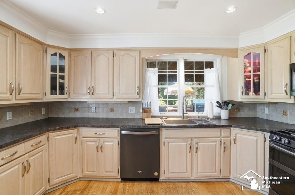 325 N Scott Street, Adrian, MI 49221 — Photo 18