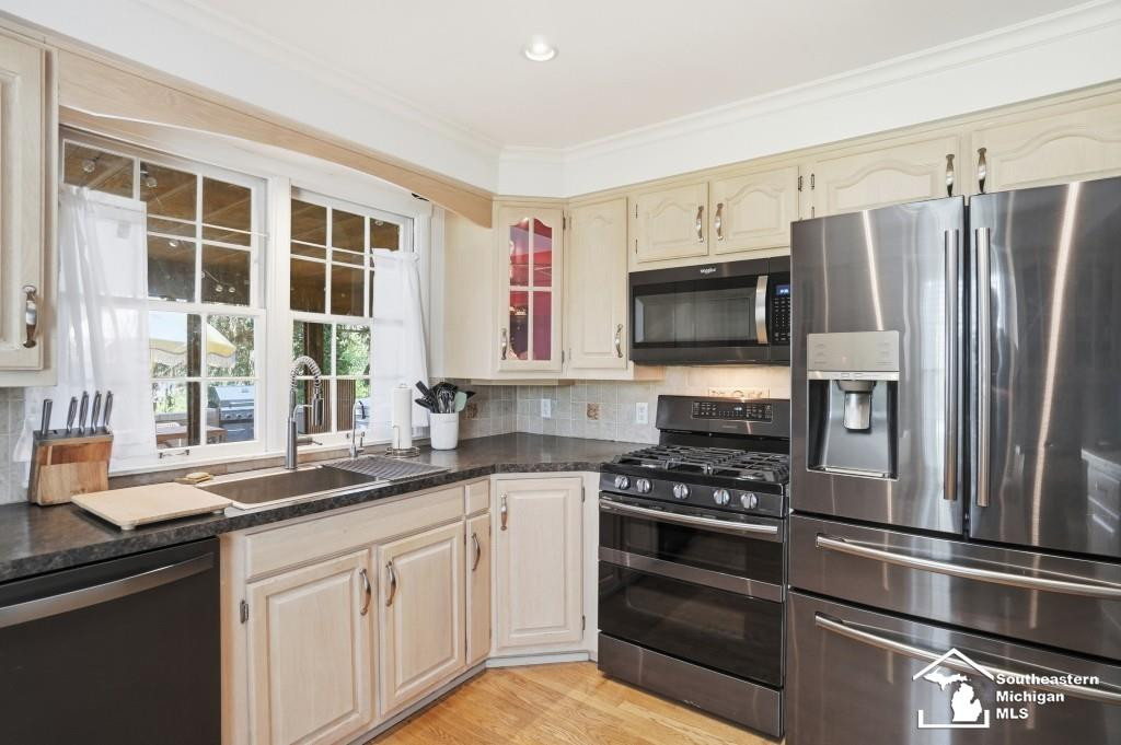 325 N Scott Street, Adrian, MI 49221 — Photo 20