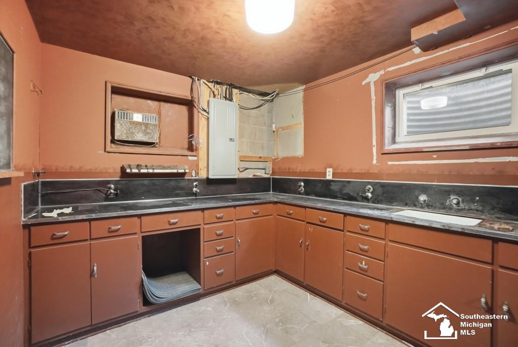 325 N Scott Street, Adrian, MI 49221 — Photo 76