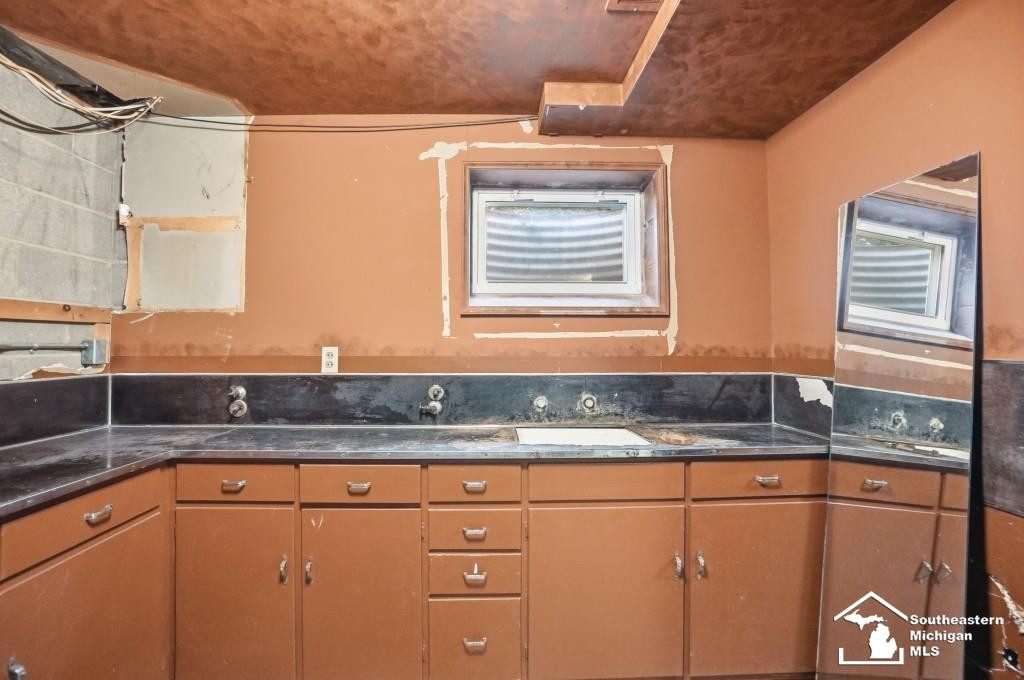 325 N Scott Street, Adrian, MI 49221 — Photo 77