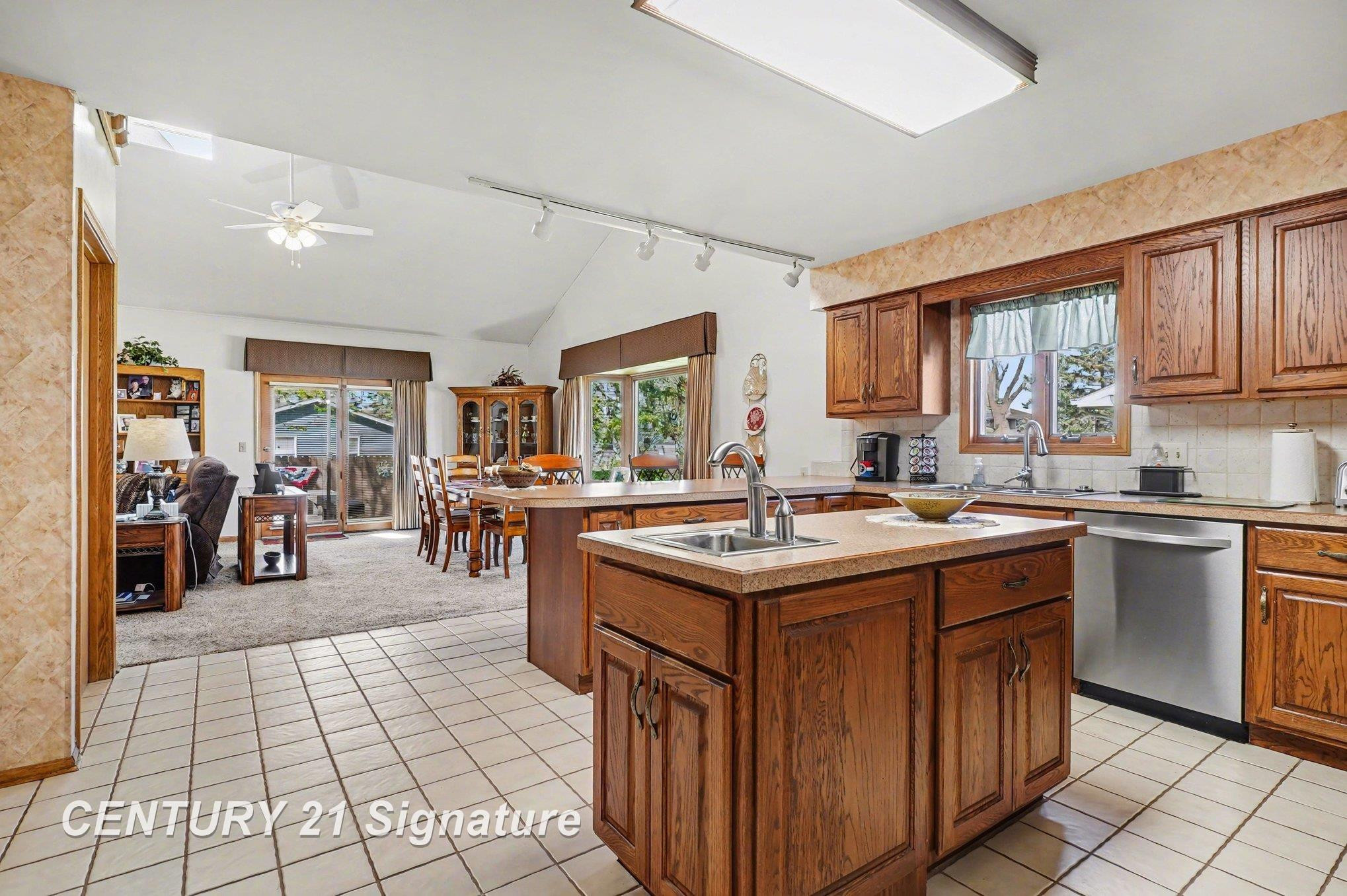 563 Puritan Drive, Saginaw, MI 48638 — Photo 12
