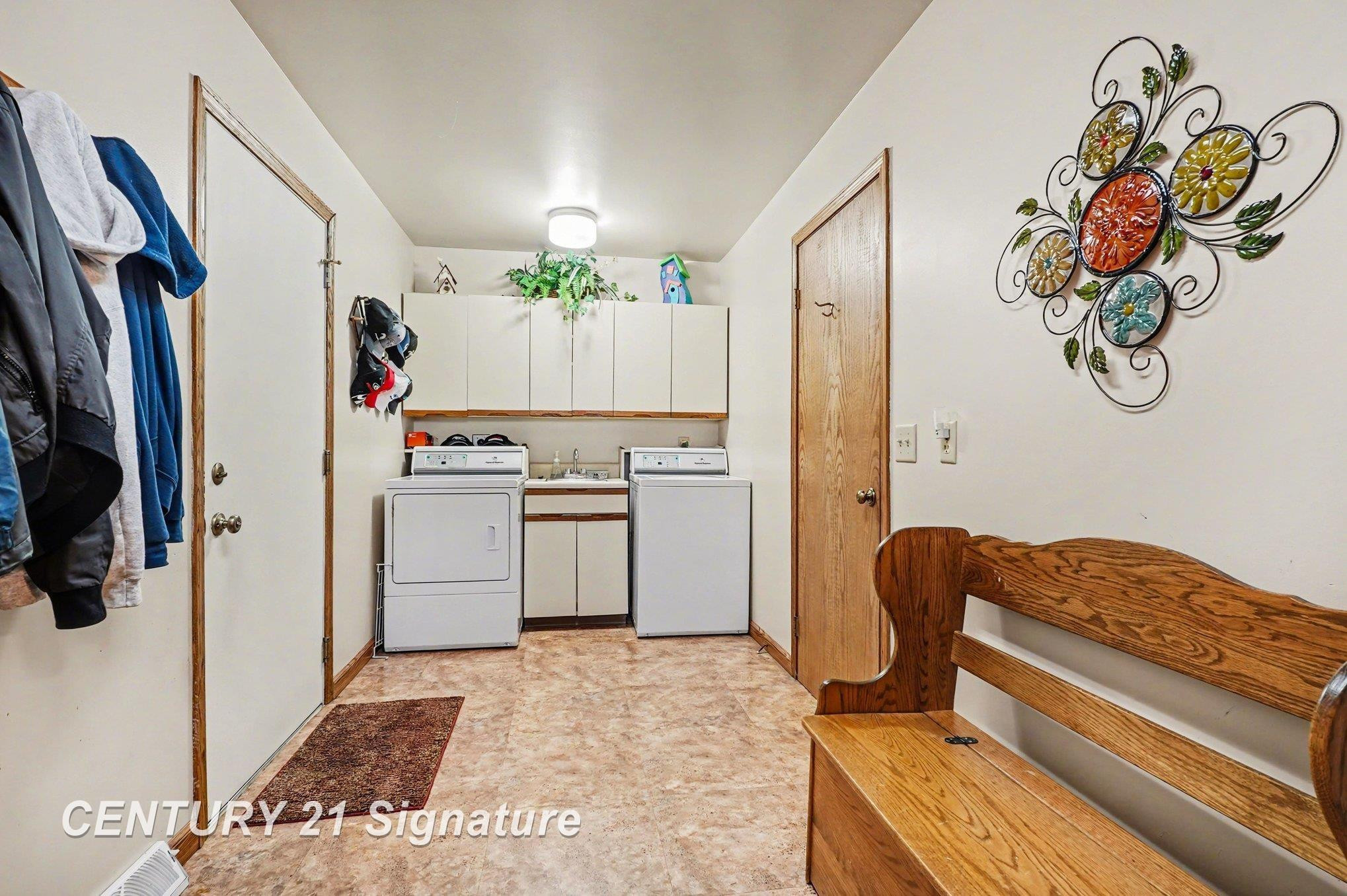 563 Puritan Drive, Saginaw, MI 48638 — Photo 28