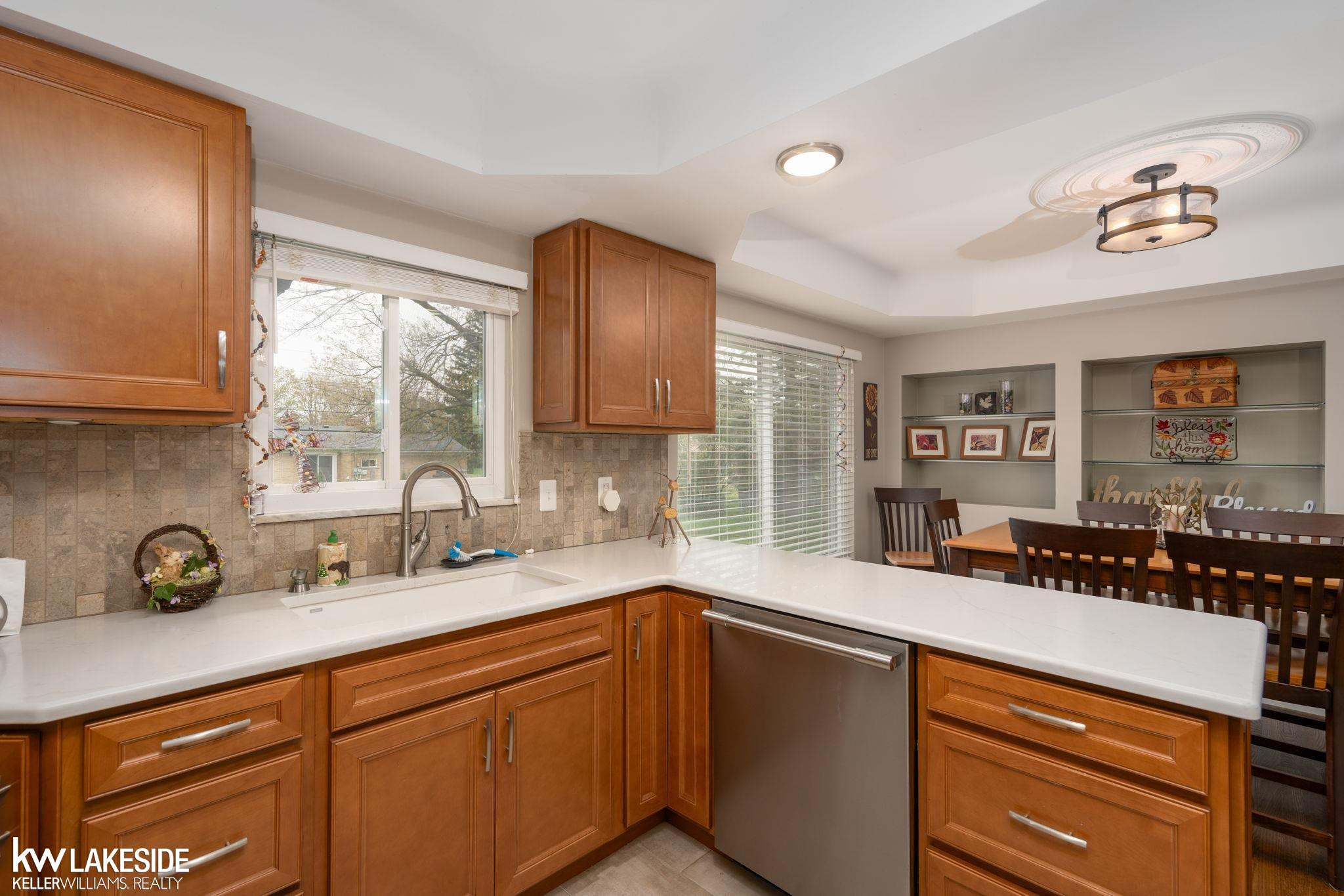 2932 Silverstone Lane, Waterford, MI 48329 — Photo 14