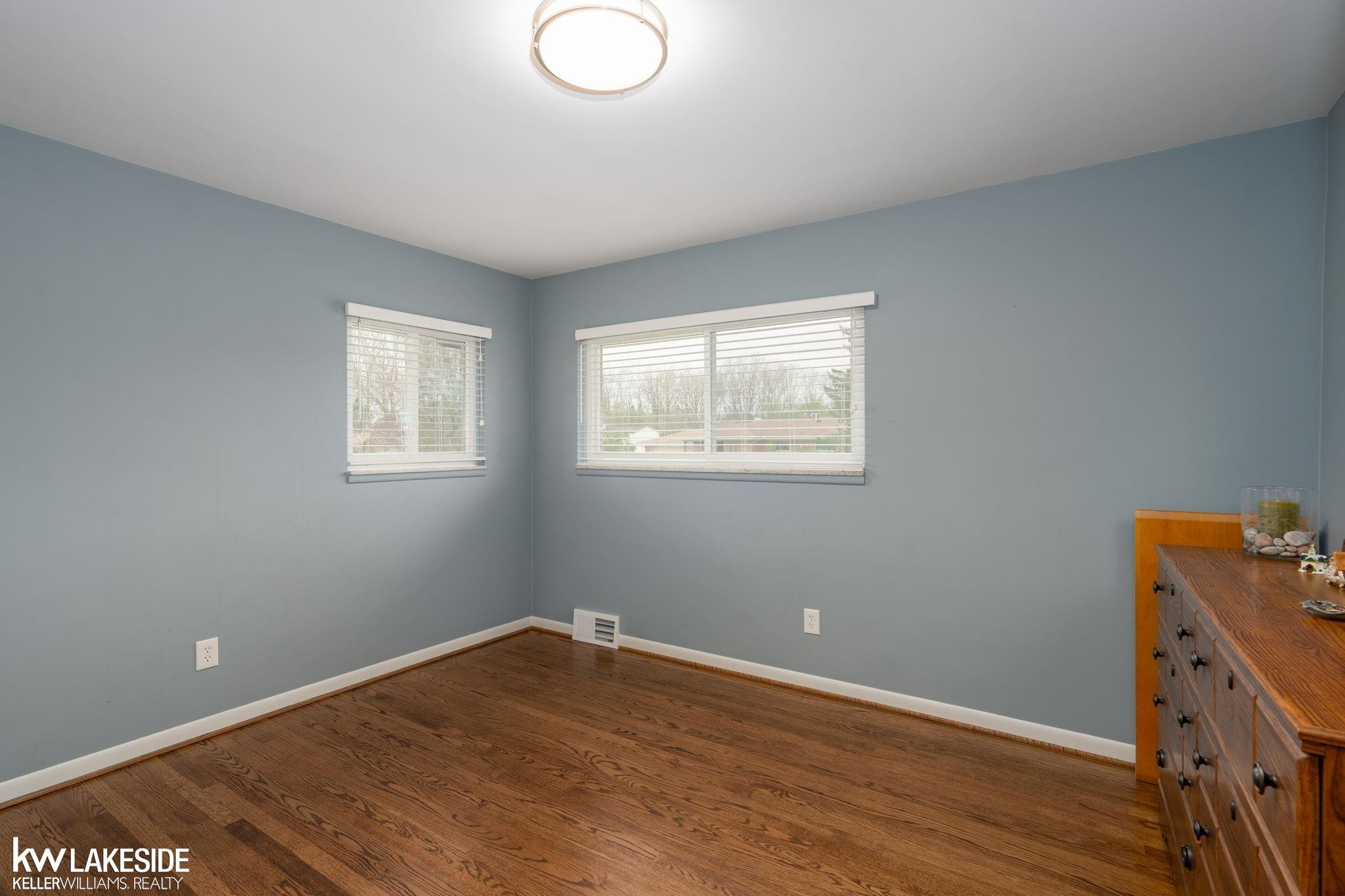 2932 Silverstone Lane, Waterford, MI 48329 — Photo 20