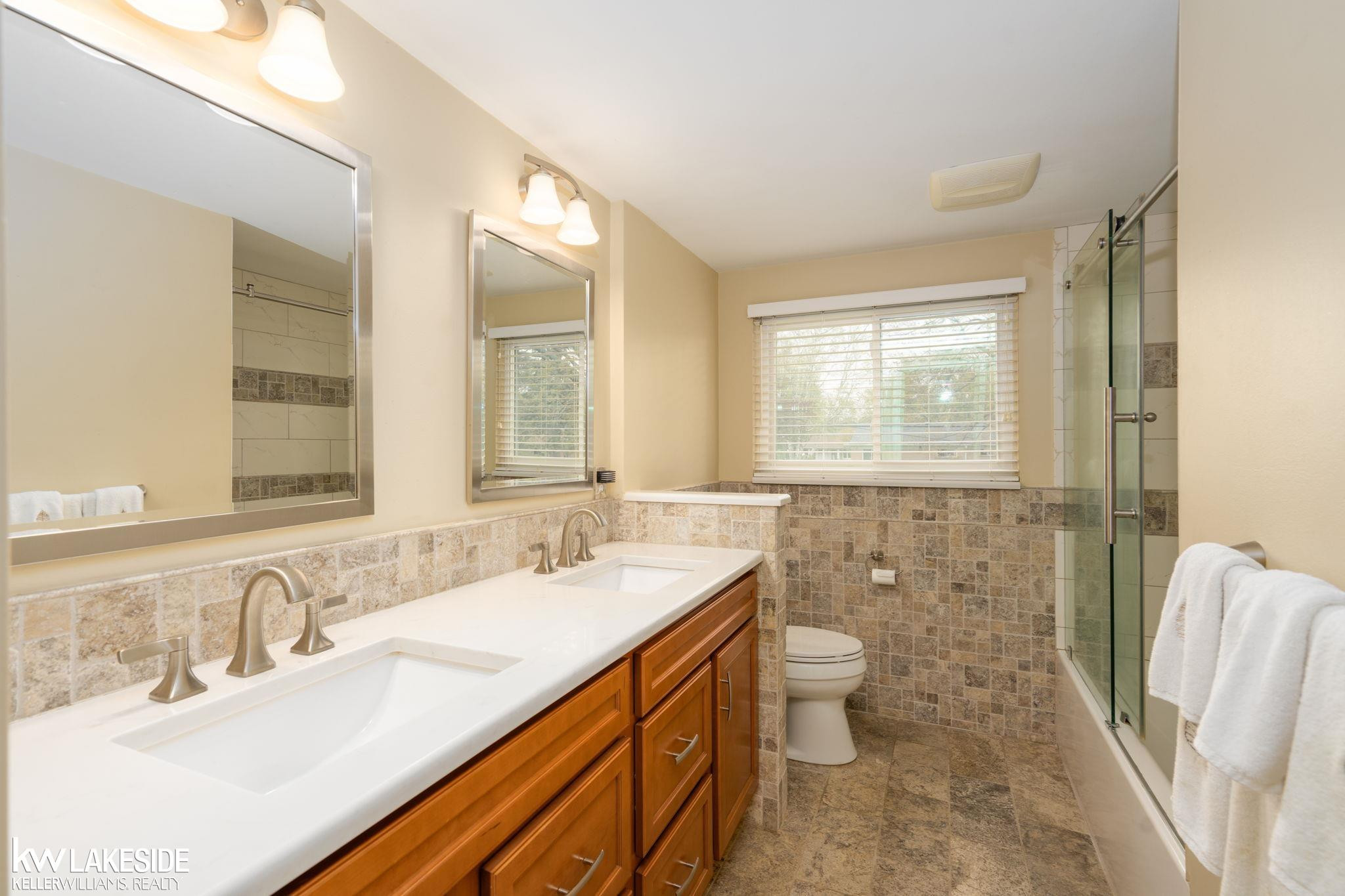 2932 Silverstone Lane, Waterford, MI 48329 — Photo 22