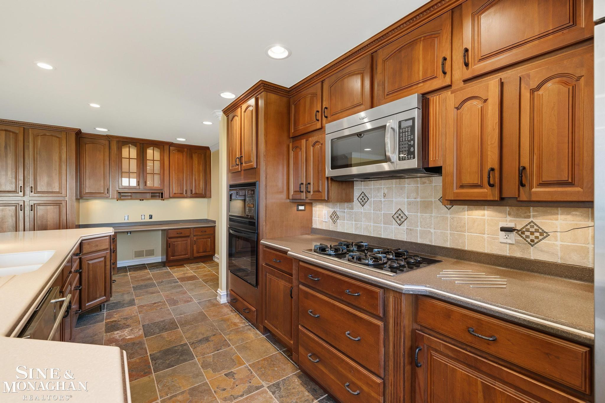 26926 Koerber Street, Saint Clair Shores, MI 48081 — Photo 17
