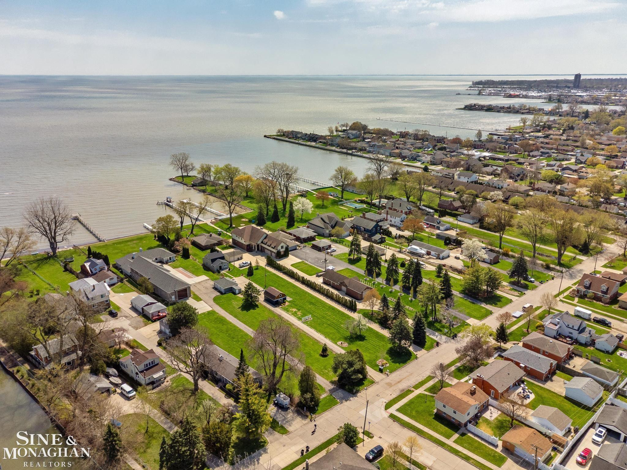 26926 Koerber Street, Saint Clair Shores, MI 48081 — Photo 57