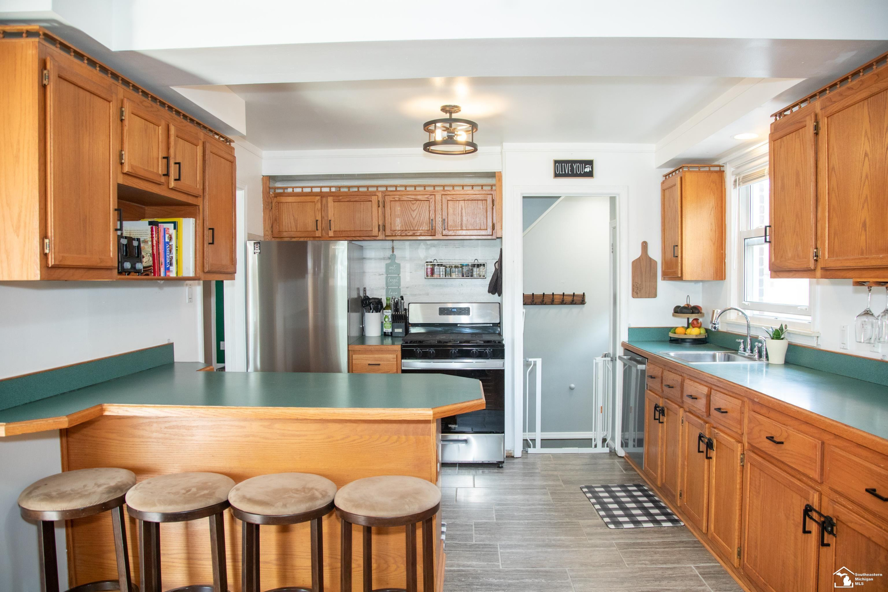 9706 Sterling Avenue, Allen Park, MI 48101 — Photo 6