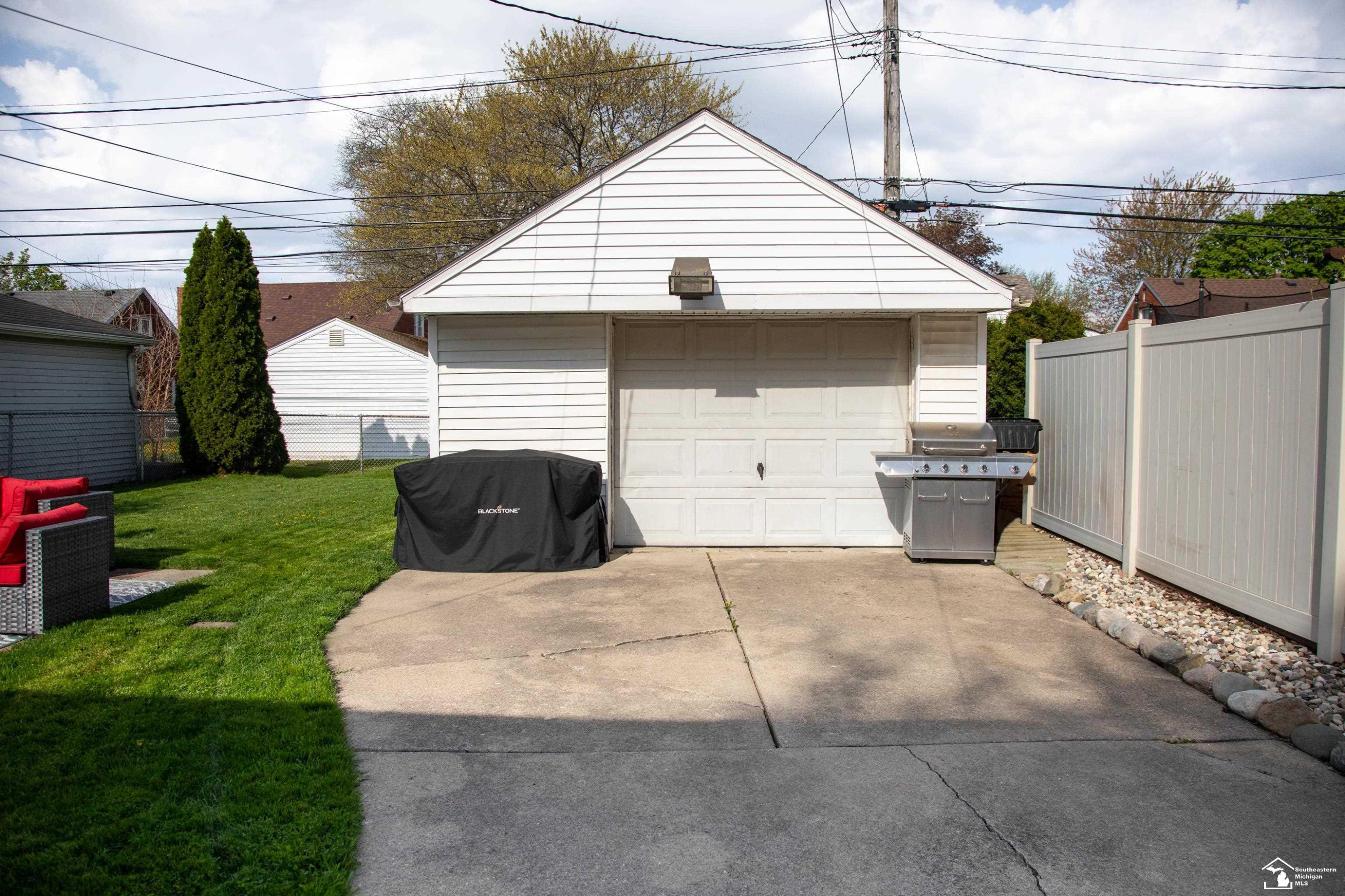 9706 Sterling Avenue, Allen Park, MI 48101 — Photo 24