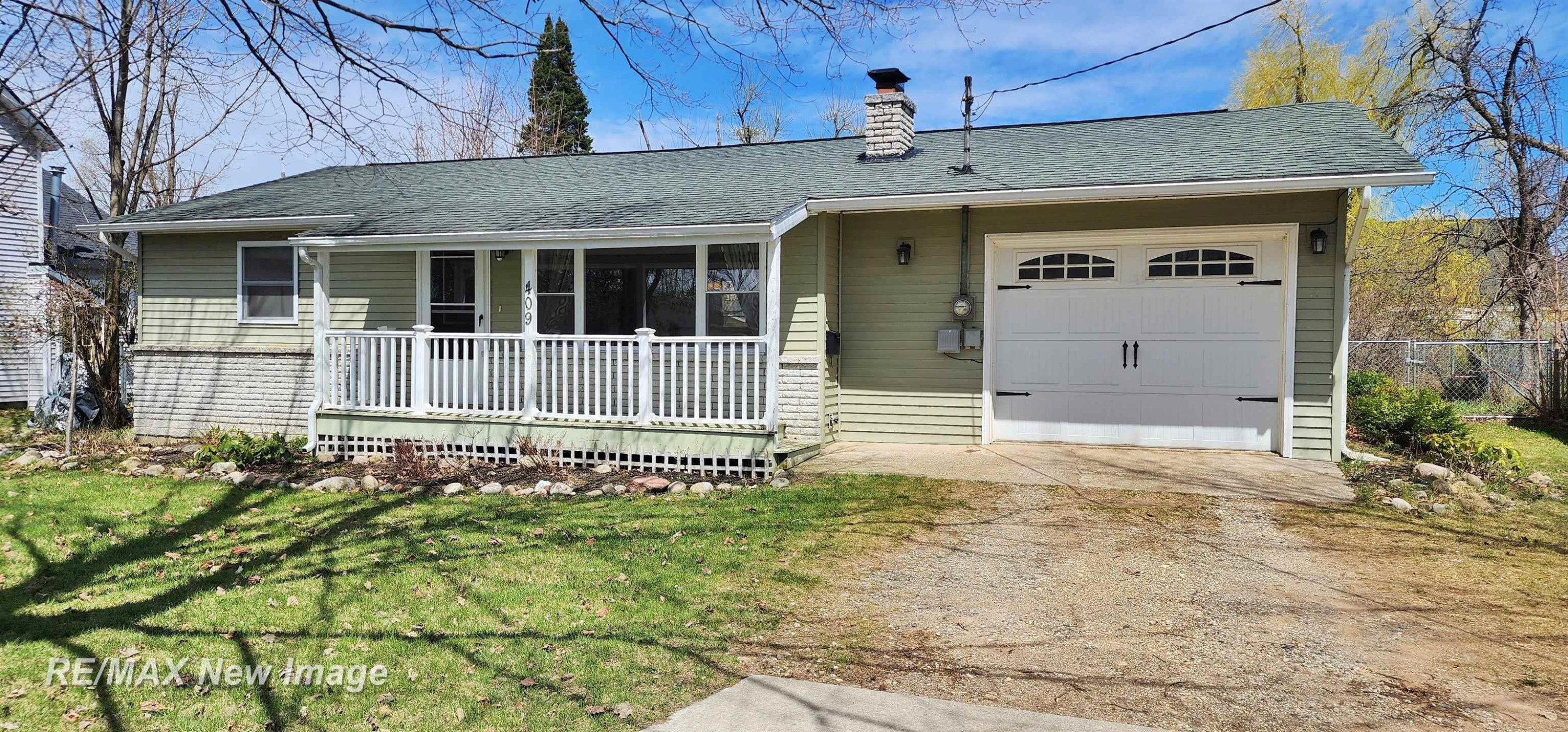 409 E 2nd Street, Gaylord, MI 49735 — front exterior