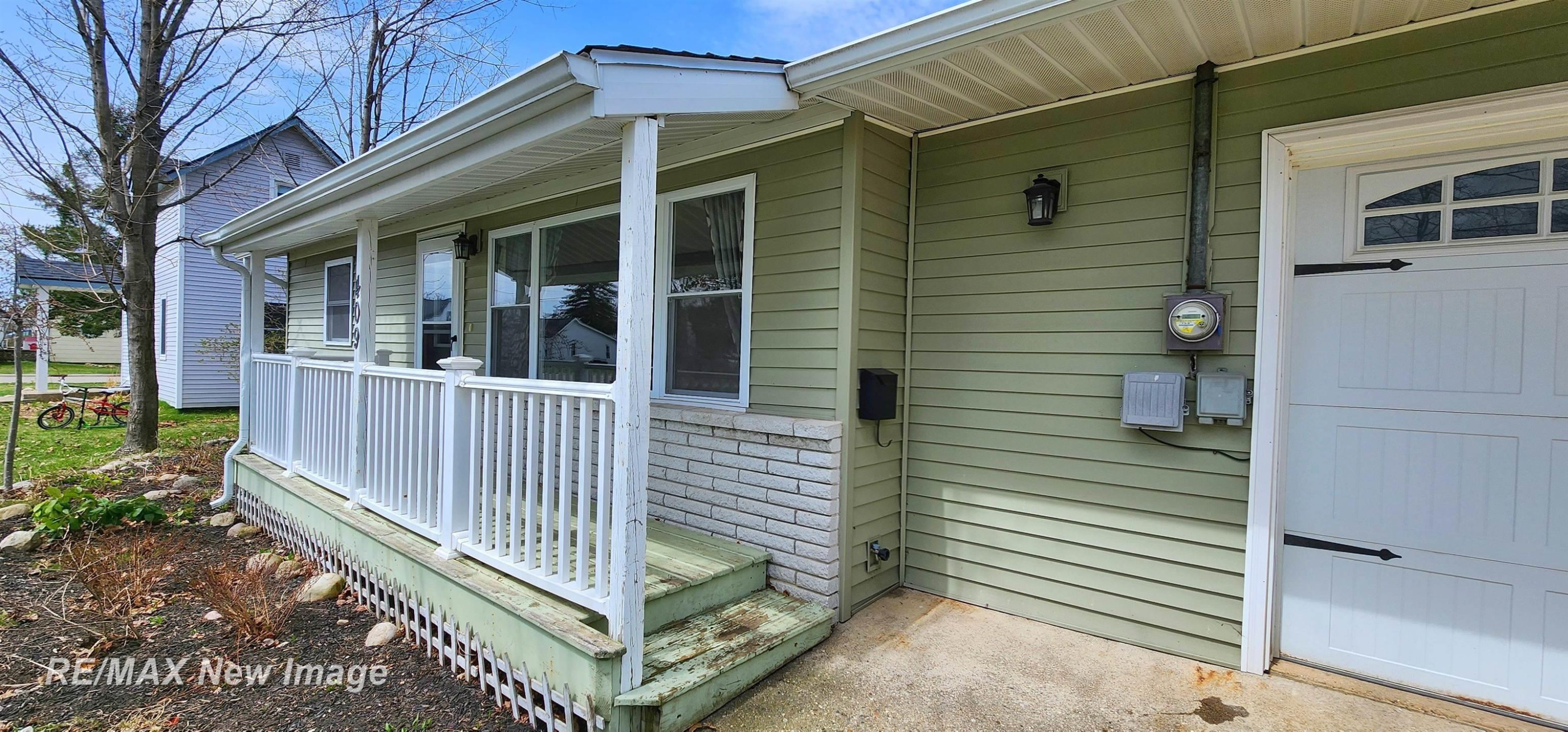 409 E 2nd Street, Gaylord, MI 49735 — Photo 2