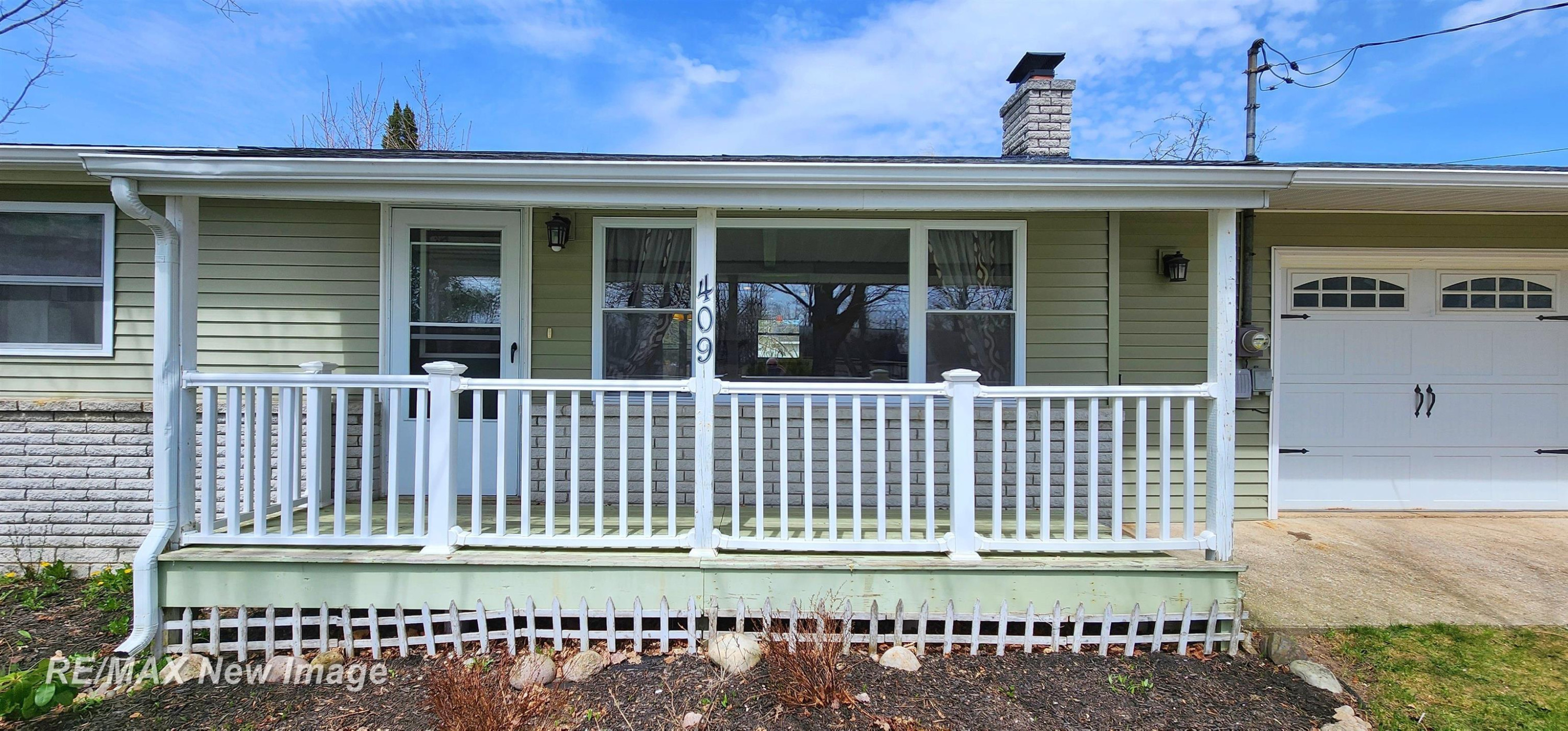 409 E 2nd Street, Gaylord, MI 49735 — Photo 3