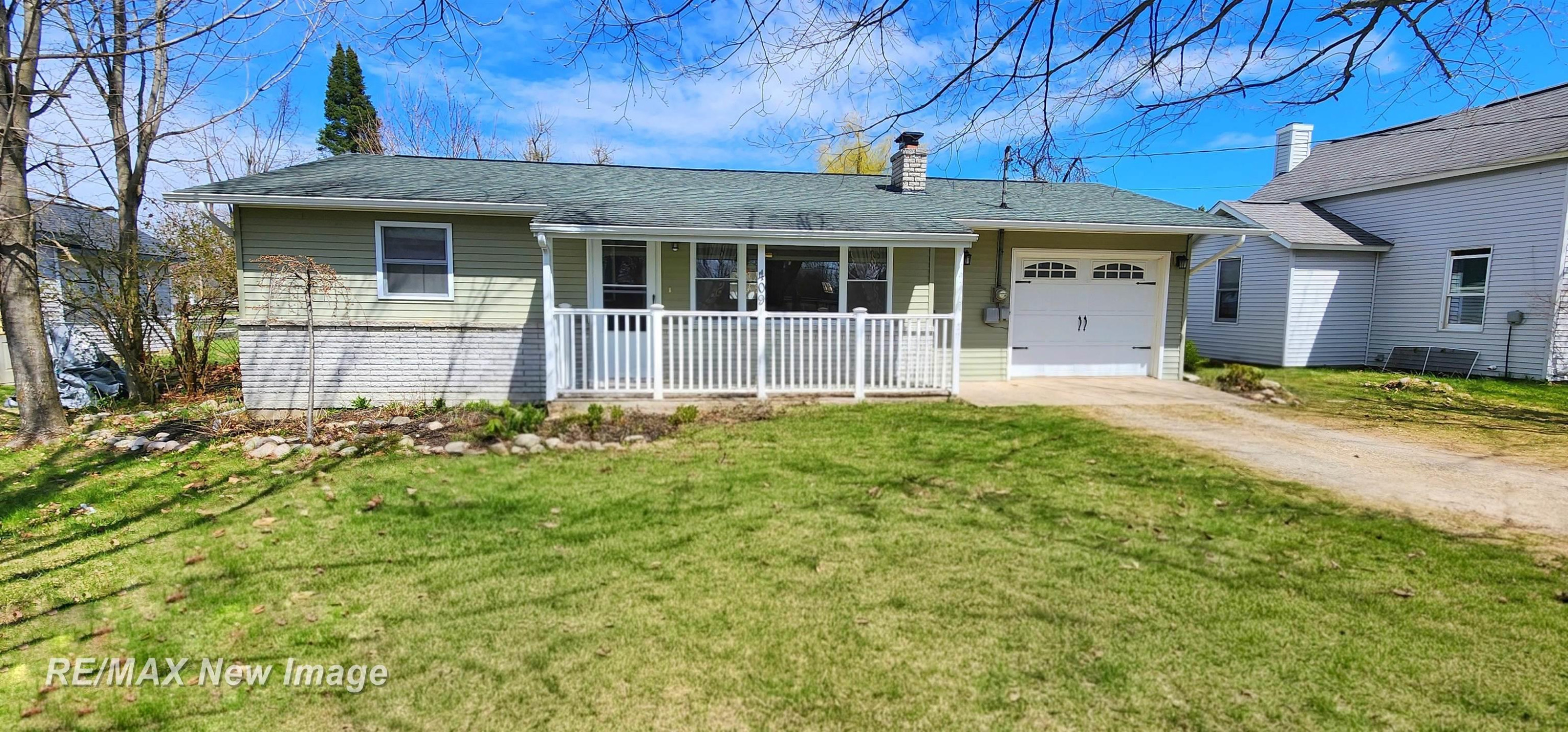 409 E 2nd Street, Gaylord, MI 49735 — Photo 6