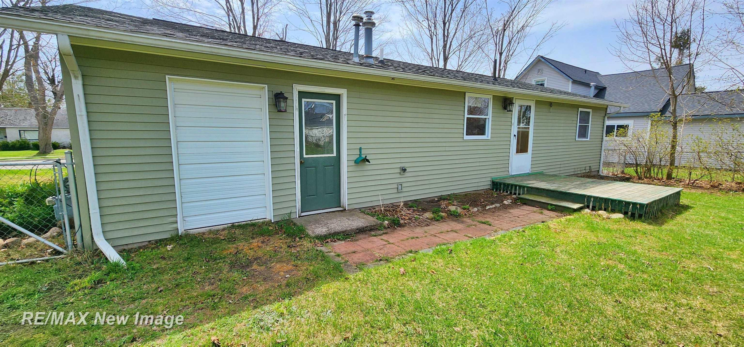 409 E 2nd Street, Gaylord, MI 49735 — Photo 37