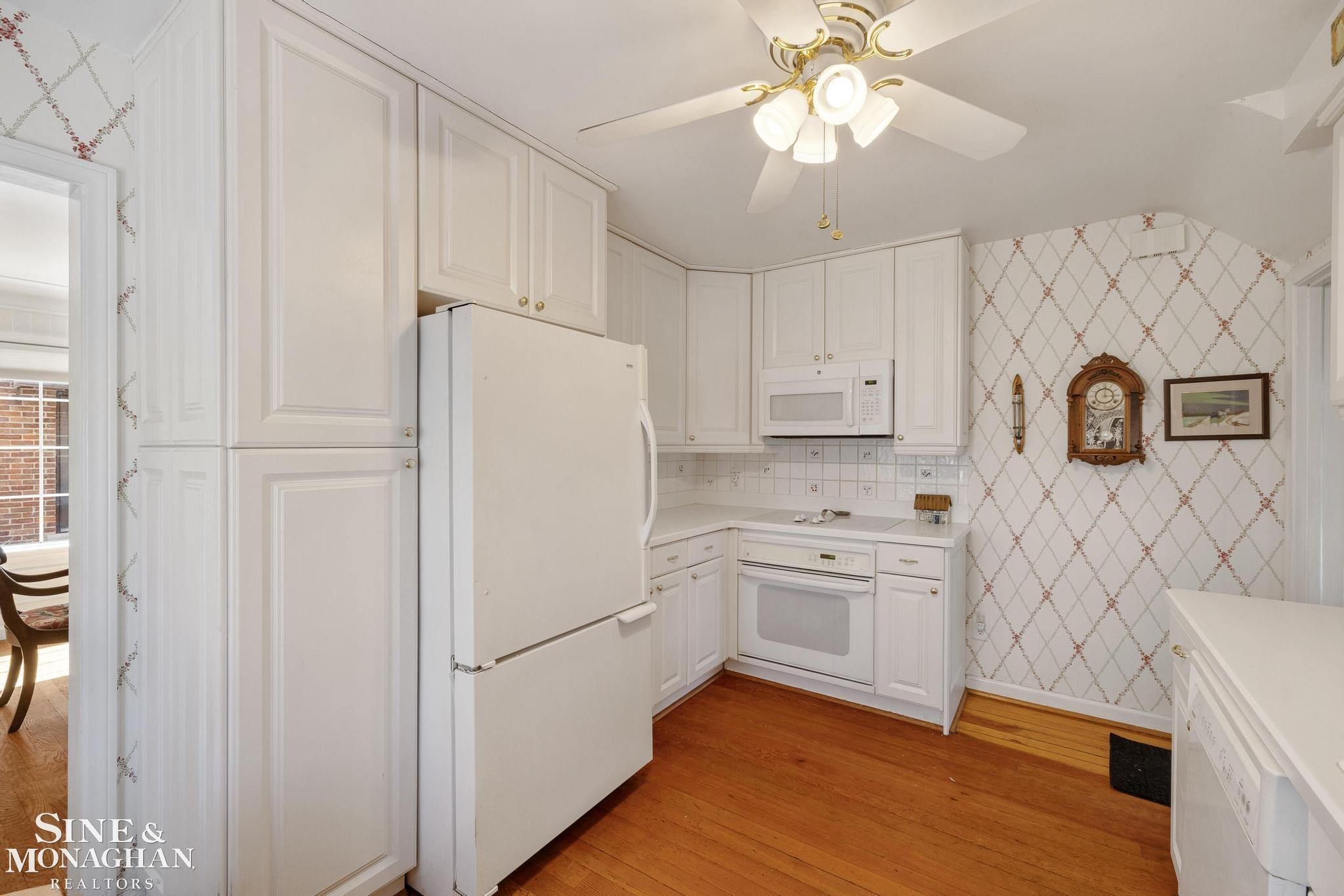 449 Allard Road, Grosse Pointe Farms, MI 48236 — Photo 11
