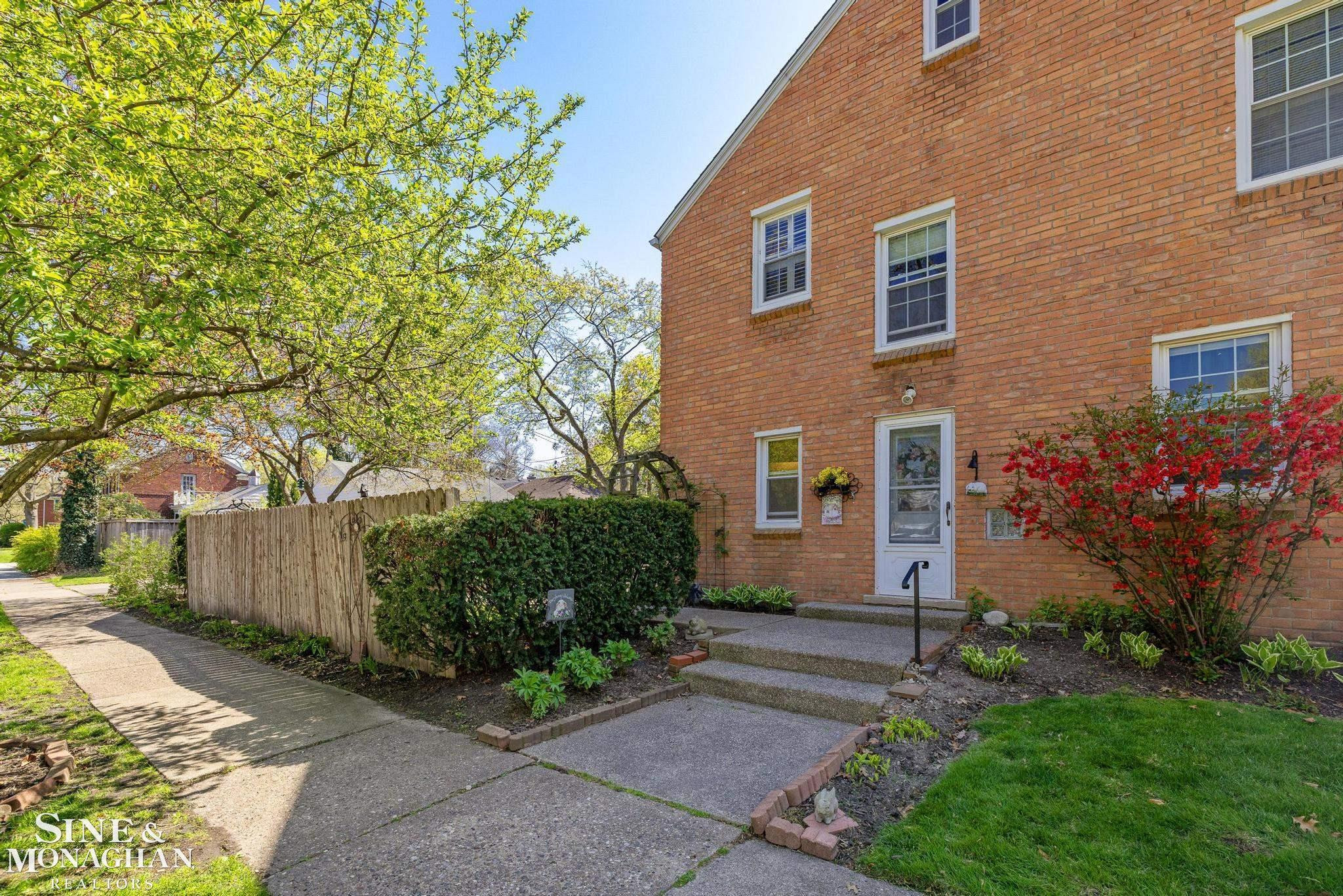 449 Allard Road, Grosse Pointe Farms, MI 48236 — Photo 25