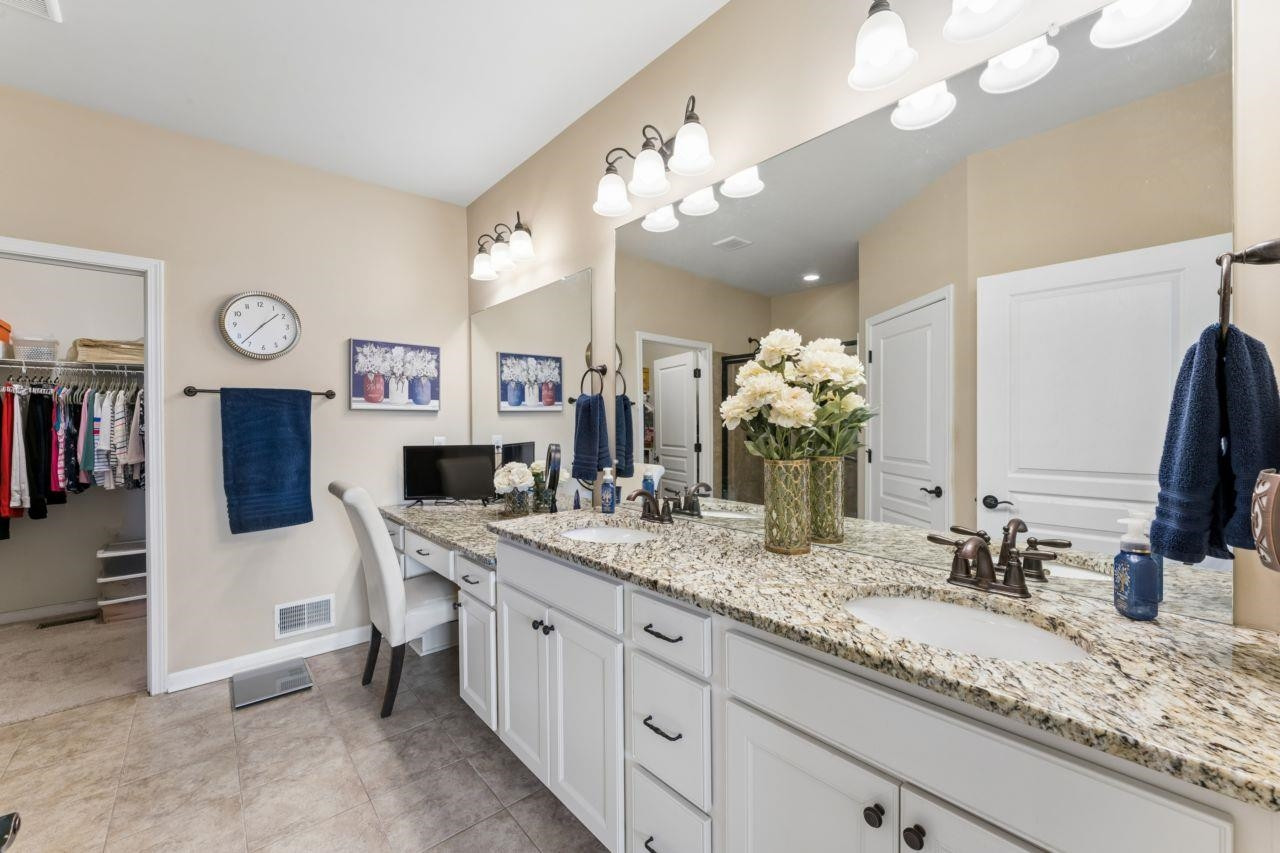 9357 Pebble Beach Lane, Grand Blanc, MI 48439 — Photo 13