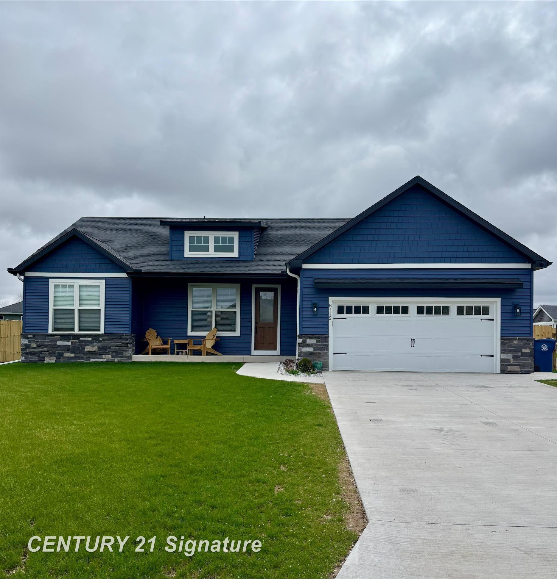 8442 Oakhill Drive, Freeland, MI 48623 — front exterior