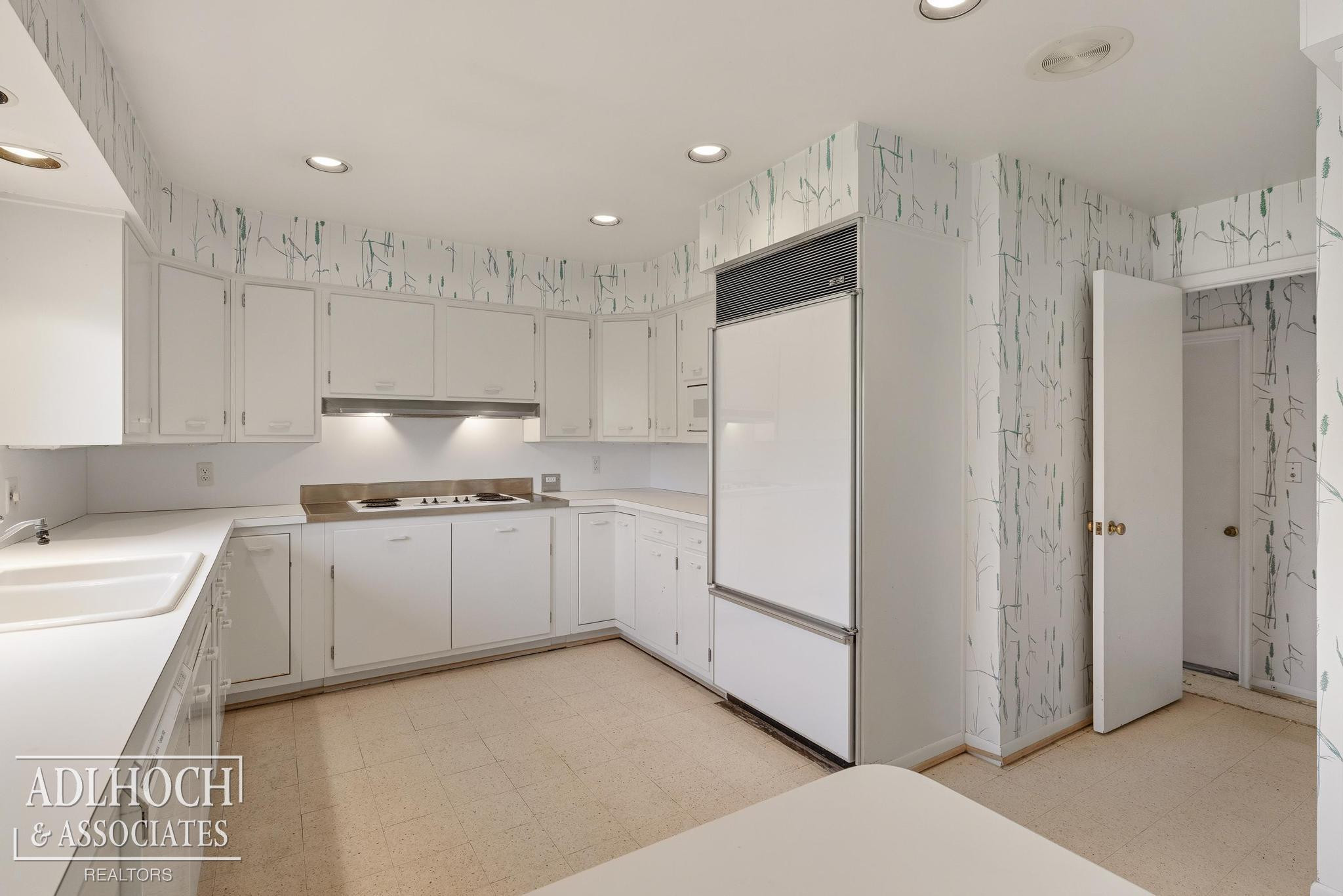1170 N Renaud Road, Grosse Pointe Woods, MI 48236 — Photo 13