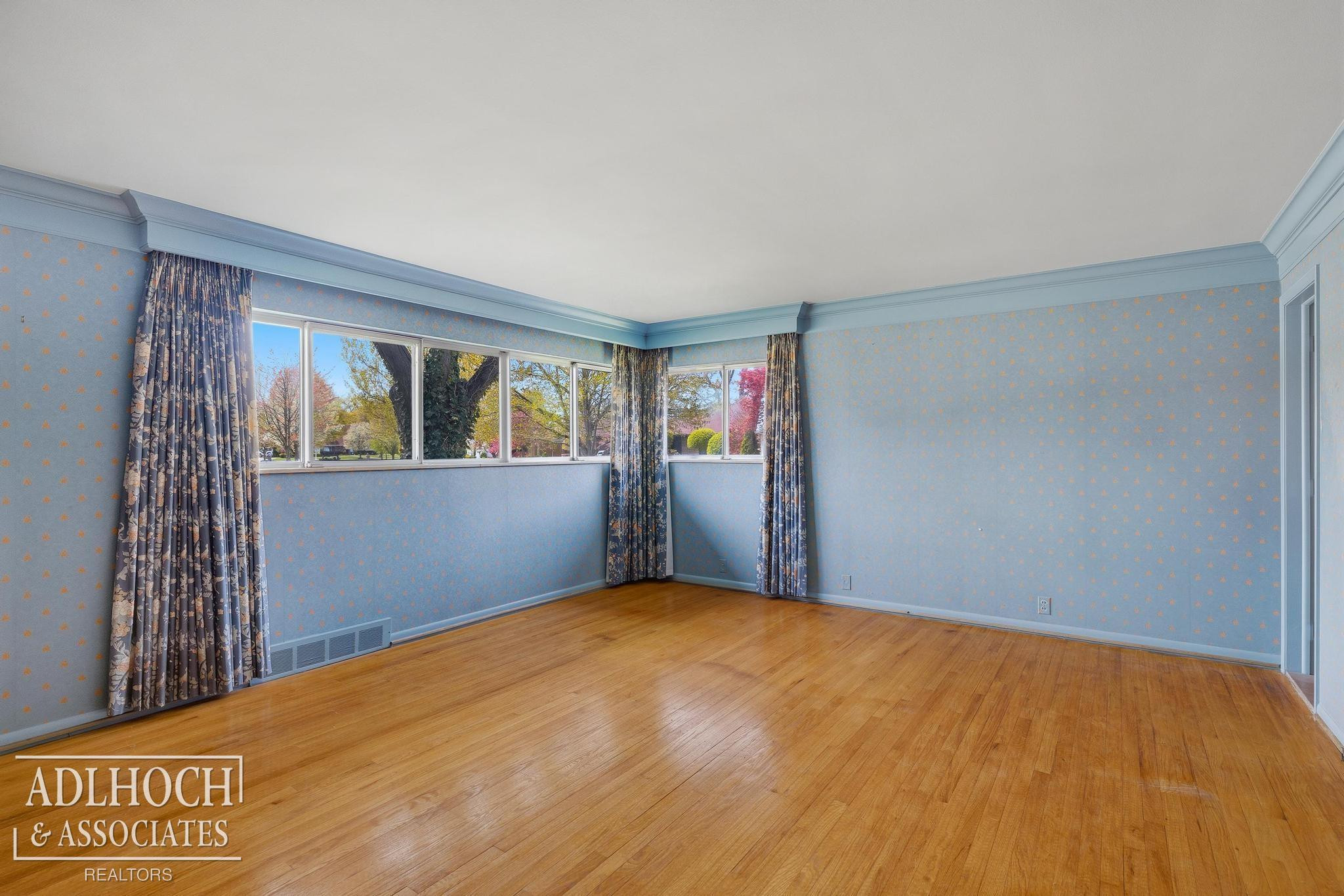 1170 N Renaud Road, Grosse Pointe Woods, MI 48236 — Photo 18