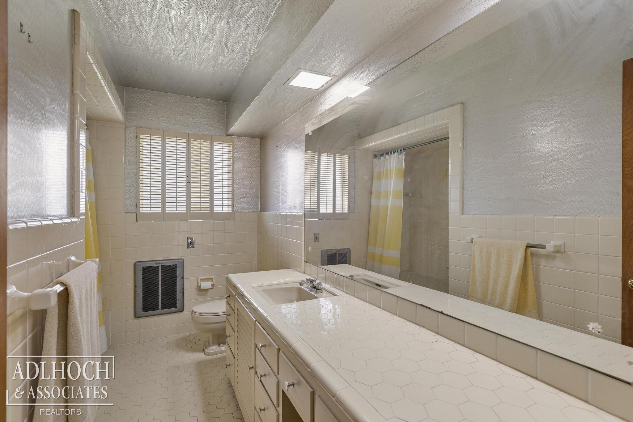 1170 N Renaud Road, Grosse Pointe Woods, MI 48236 — Photo 21