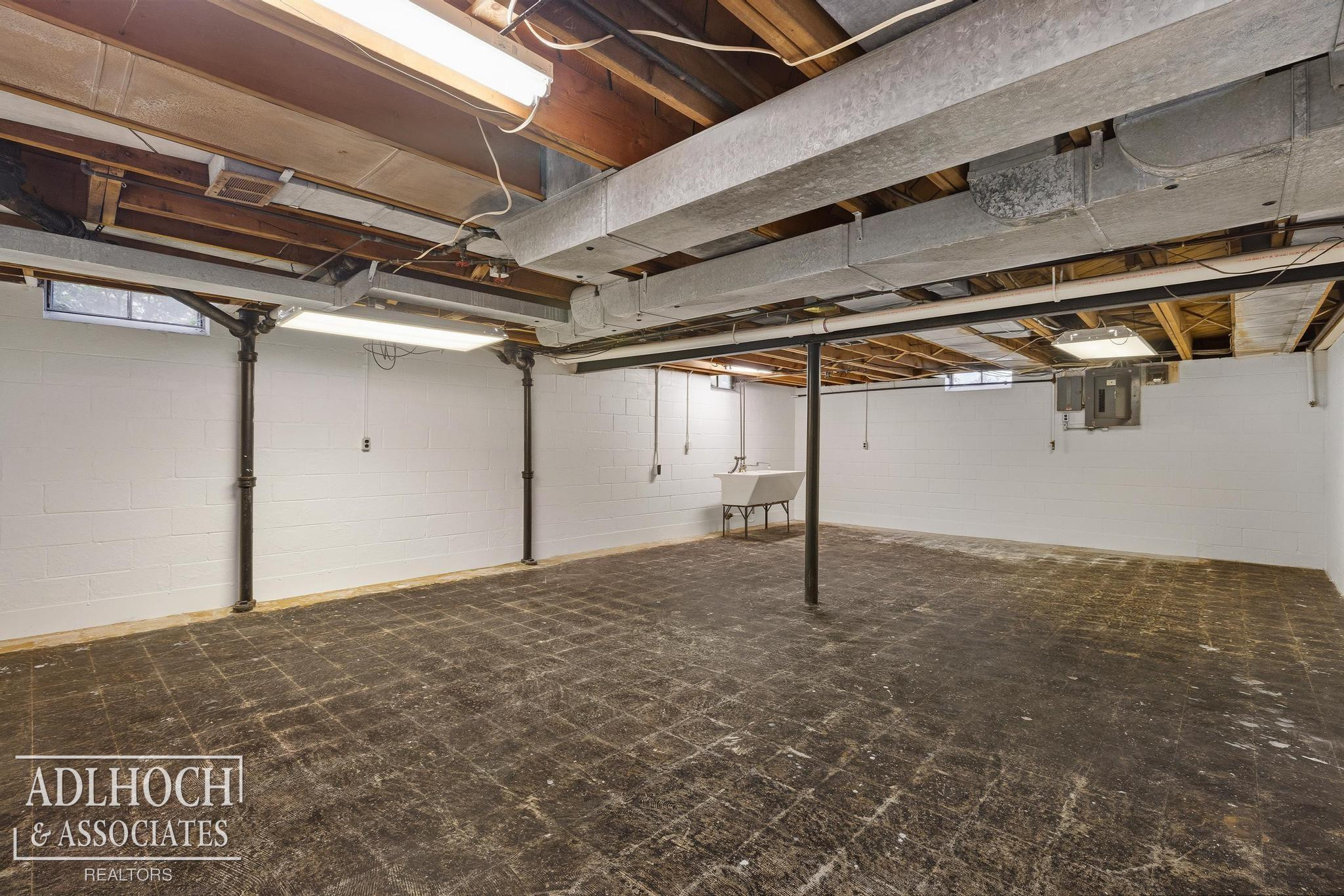 1170 N Renaud Road, Grosse Pointe Woods, MI 48236 — Photo 25