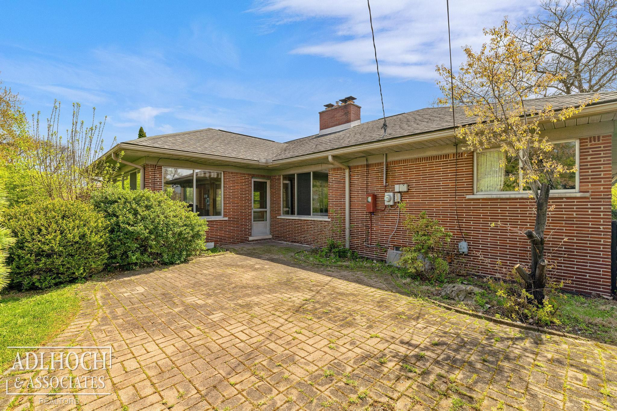 1170 N Renaud Road, Grosse Pointe Woods, MI 48236 — Photo 27