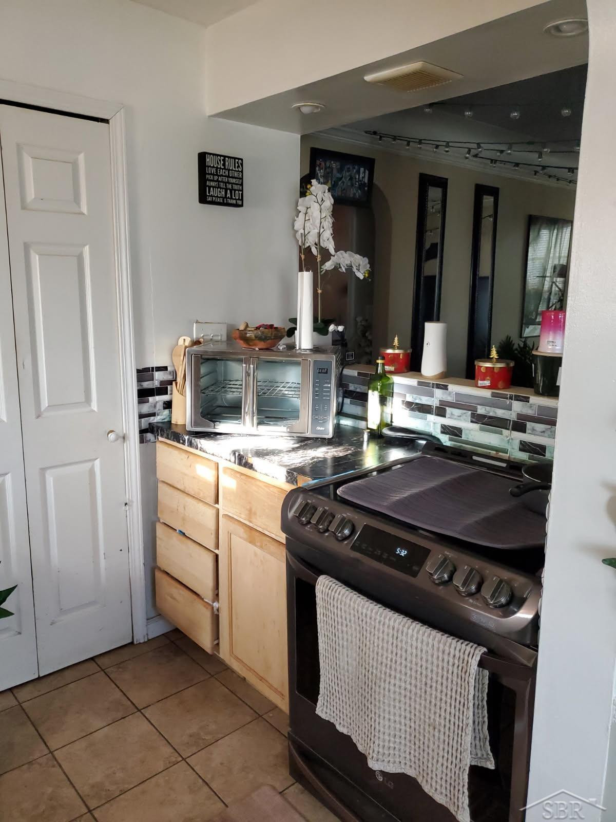 8839 Canyon Street, Detroit, MI 48236 — Photo 8