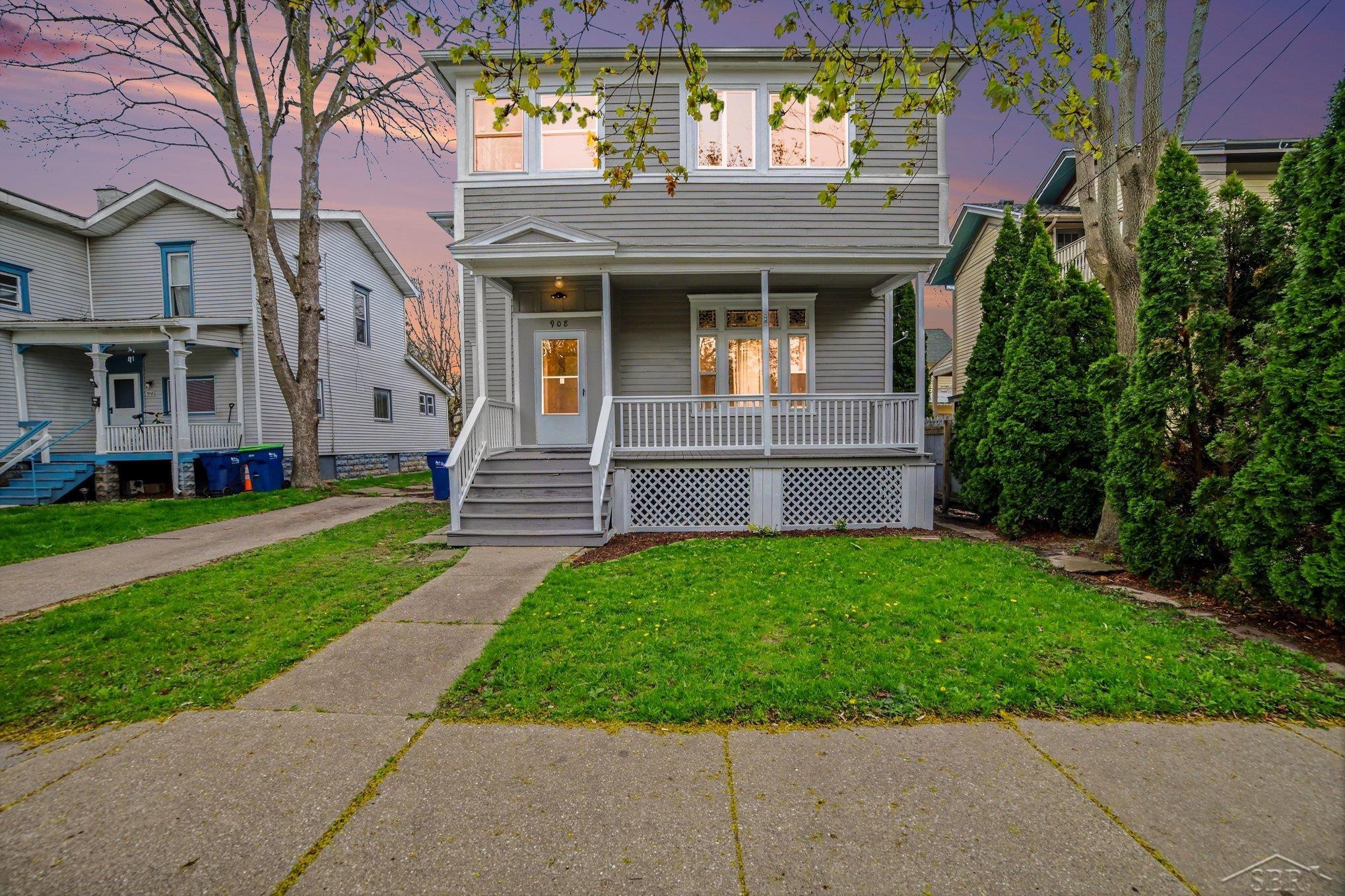 908 N Van Buren Street, Bay City, MI 48708 — front exterior