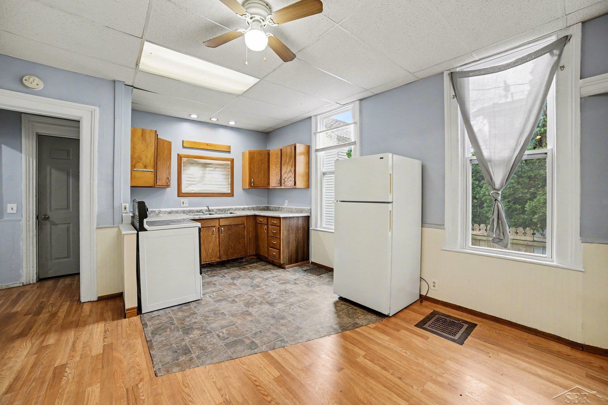 908 N Van Buren Street, Bay City, MI 48708 — Photo 6