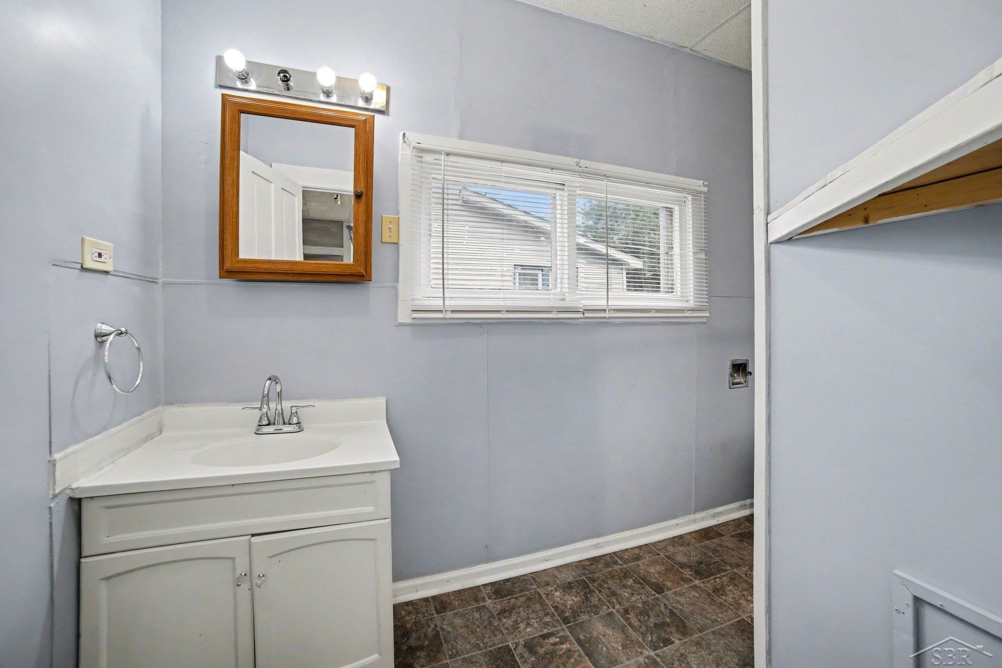 908 N Van Buren Street, Bay City, MI 48708 — Photo 8