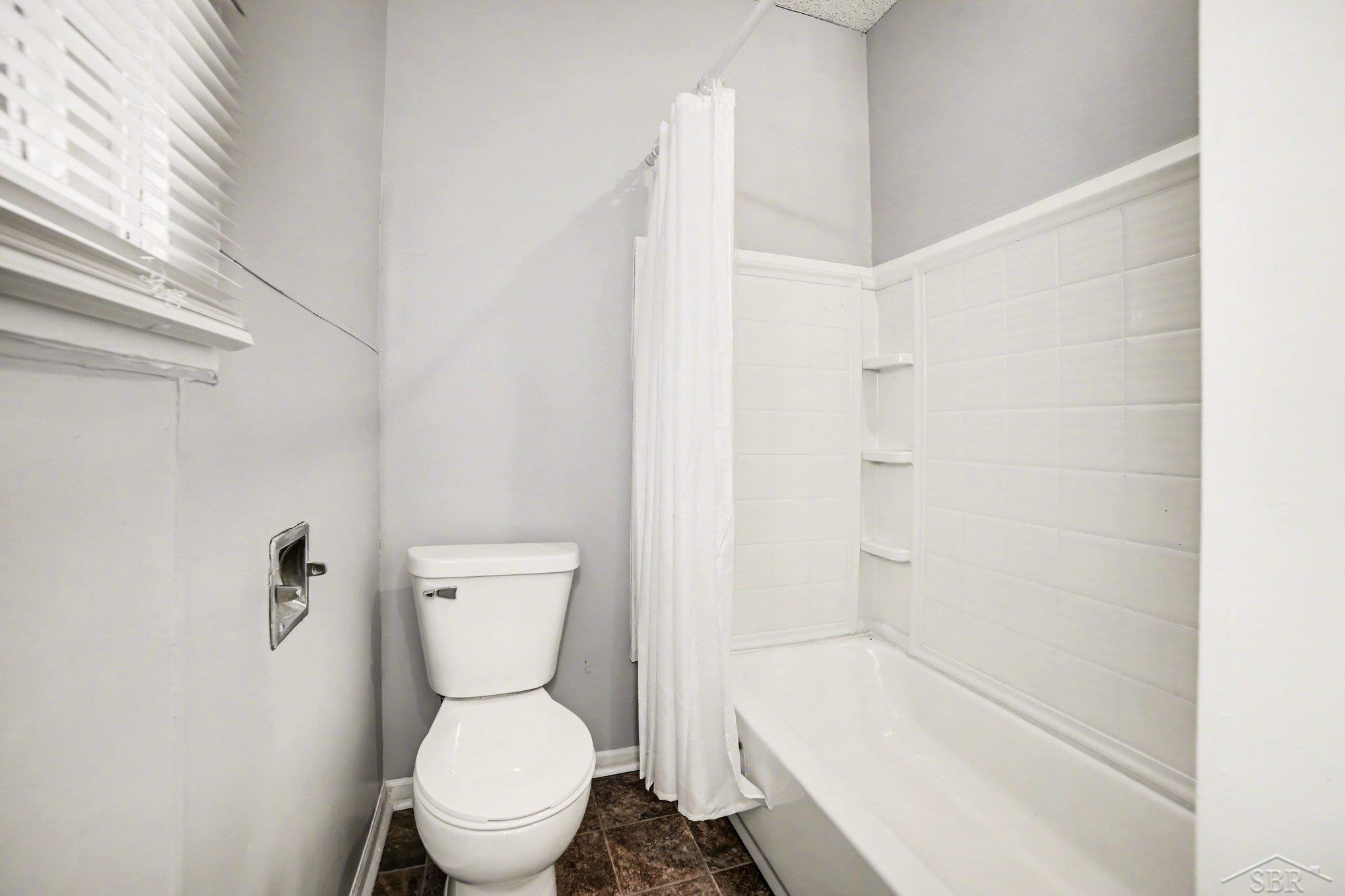 908 N Van Buren Street, Bay City, MI 48708 — Photo 9