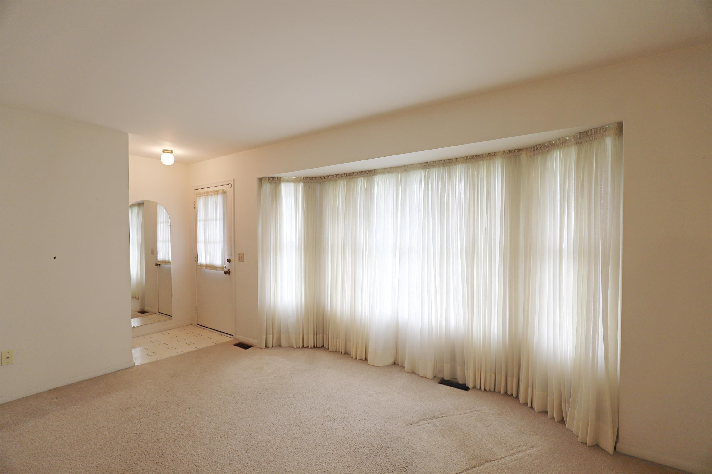 6096 King Arthur Drive, Swartz Creek, MI 48473 — Photo 5