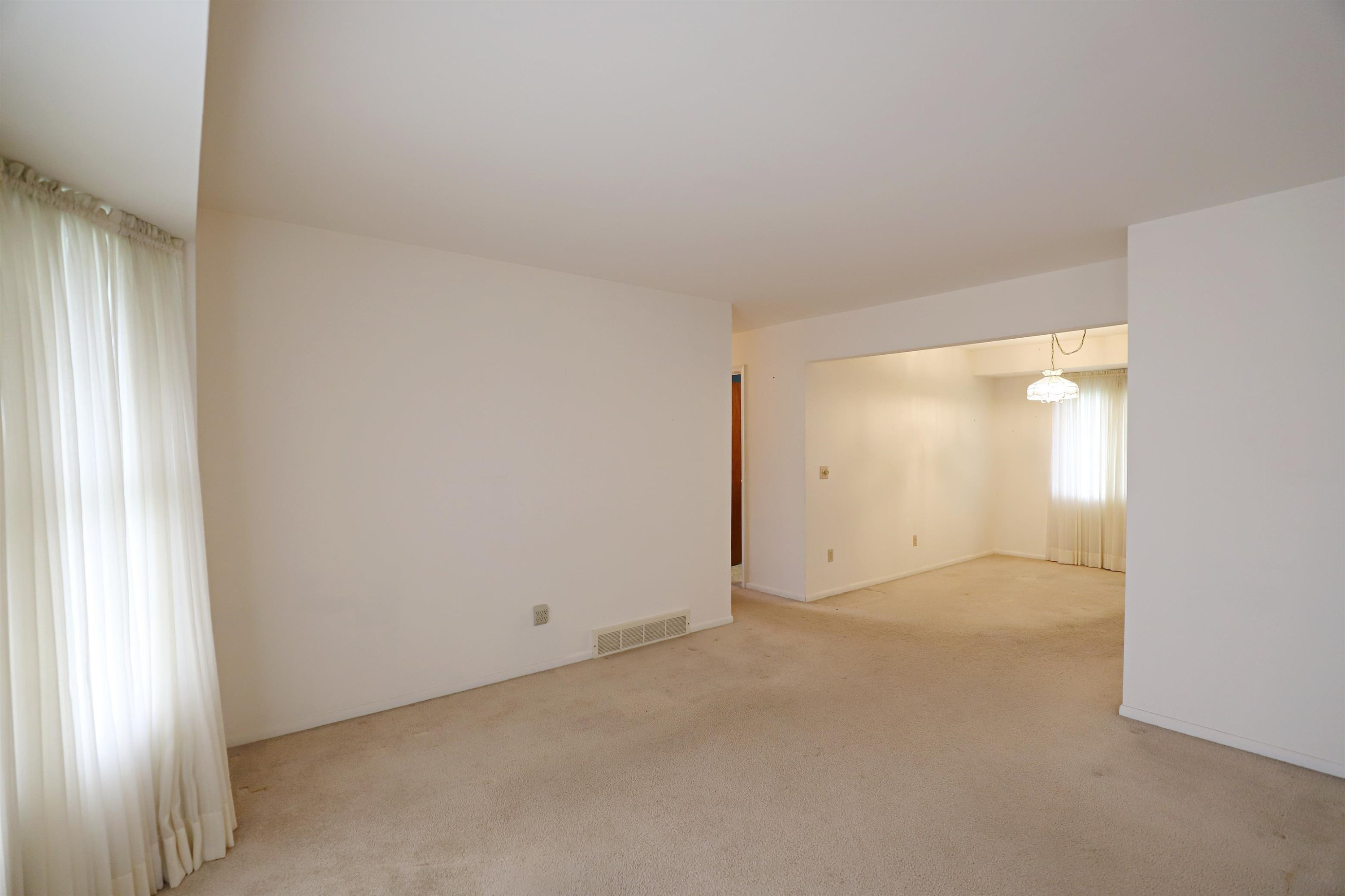 6096 King Arthur Drive, Swartz Creek, MI 48473 — Photo 7