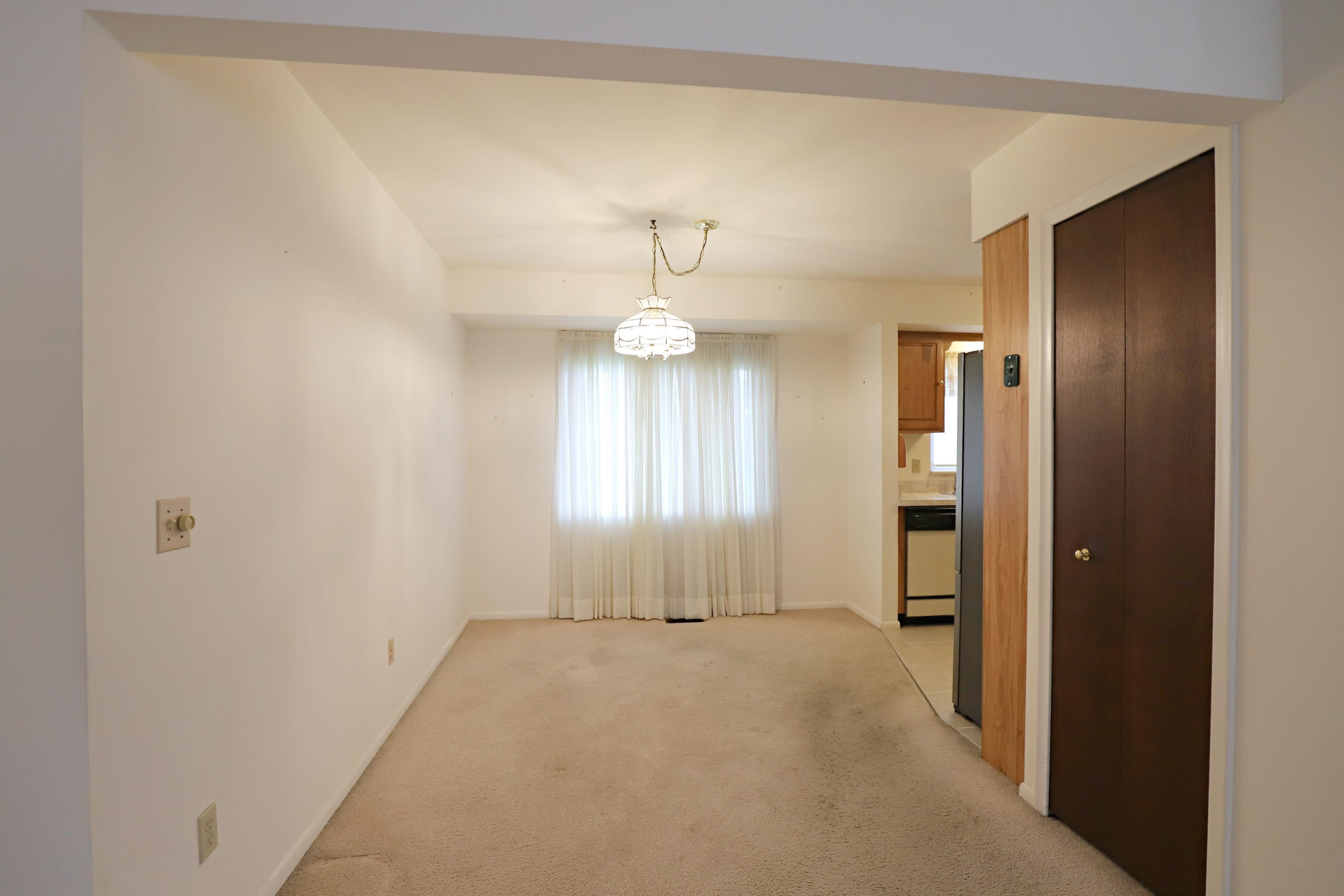 6096 King Arthur Drive, Swartz Creek, MI 48473 — Photo 9
