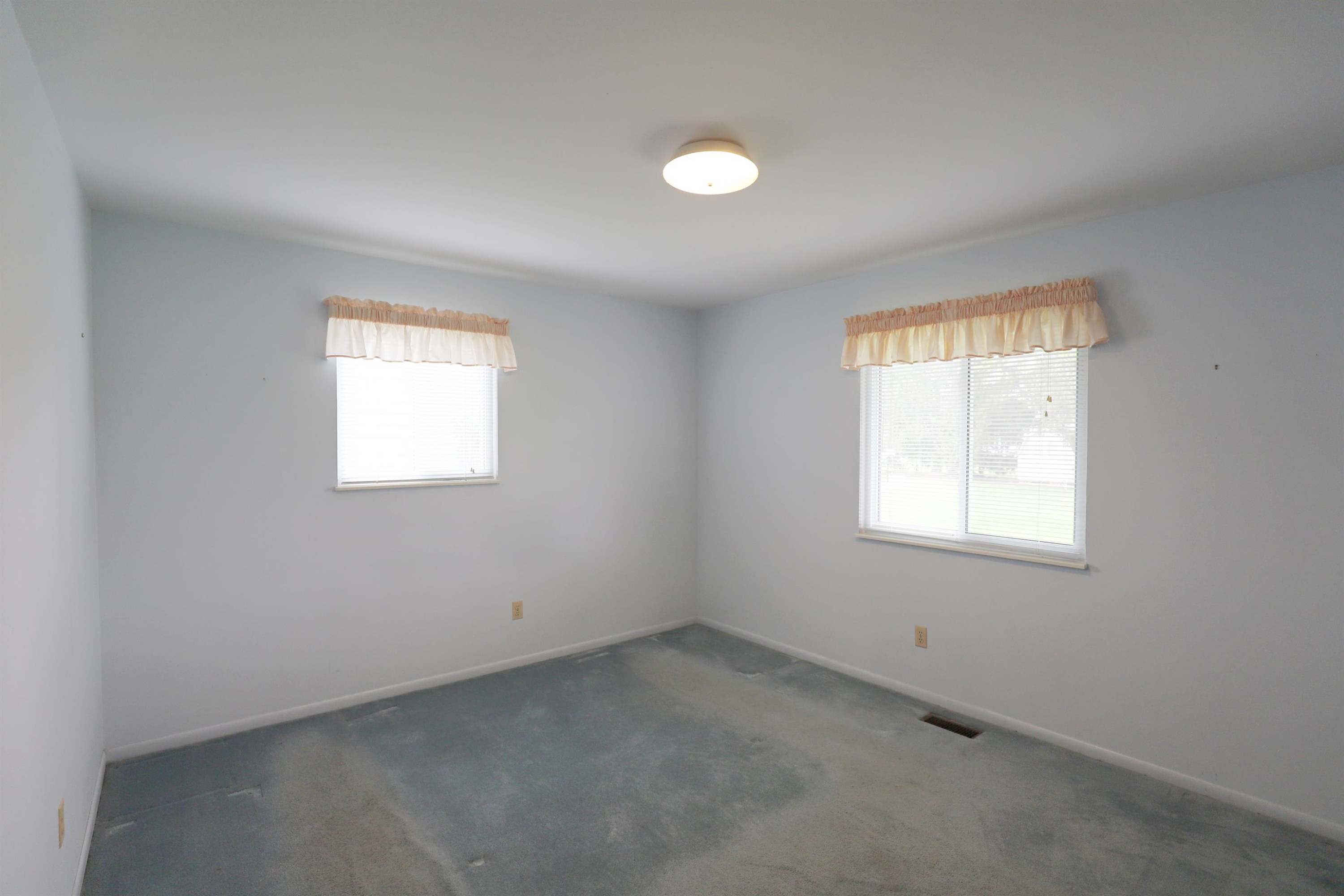 6096 King Arthur Drive, Swartz Creek, MI 48473 — Photo 20