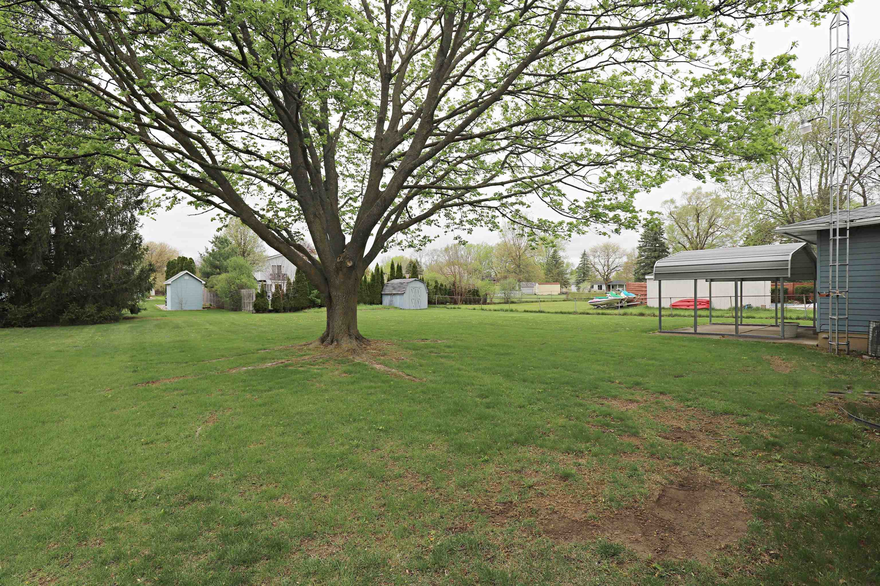 6096 King Arthur Drive, Swartz Creek, MI 48473 — Photo 24