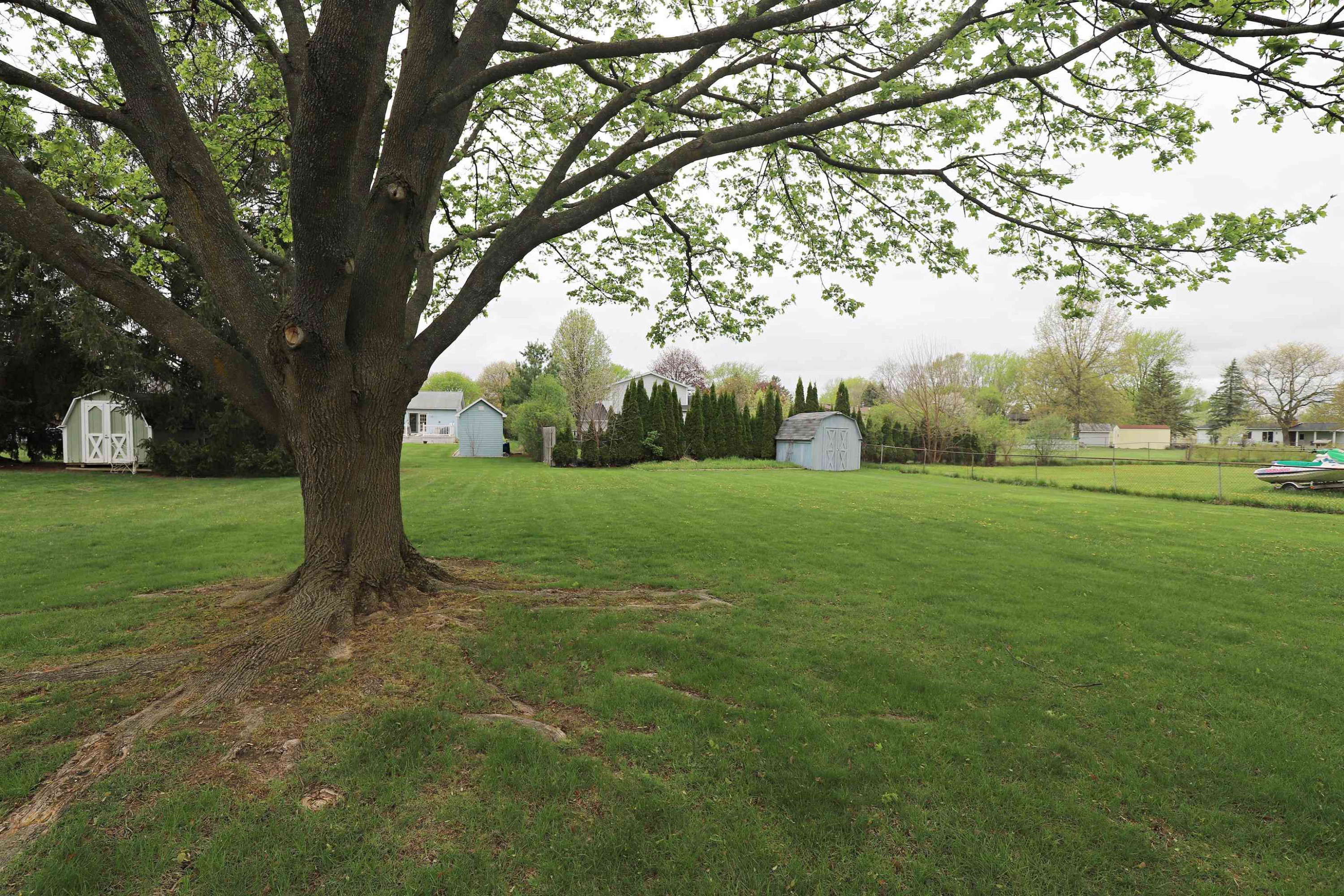 6096 King Arthur Drive, Swartz Creek, MI 48473 — Photo 25