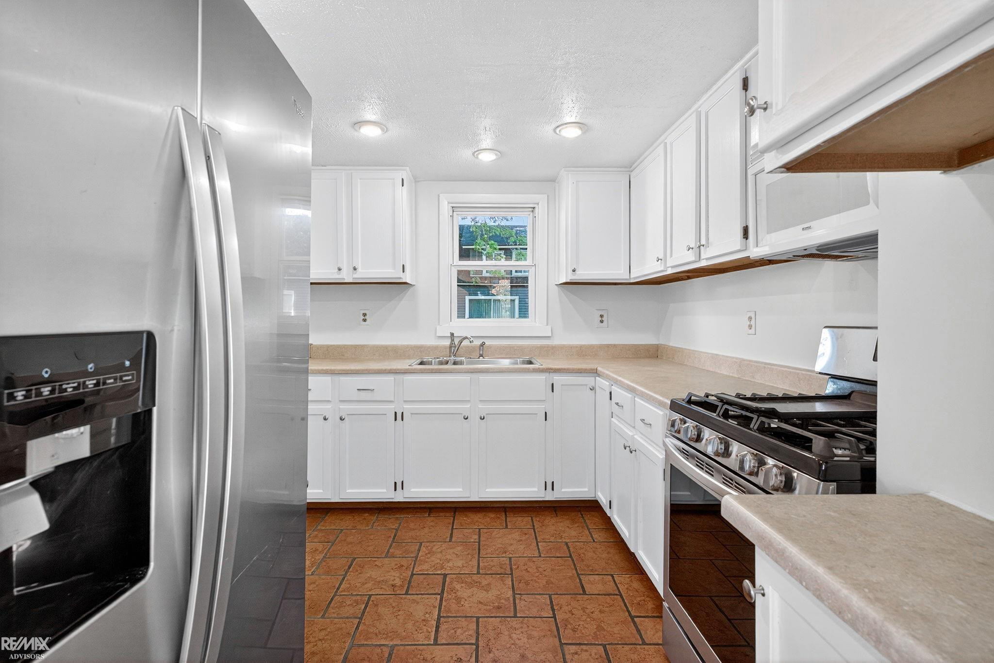 711 Smith Street, Algonac, MI 48001 — Photo 8