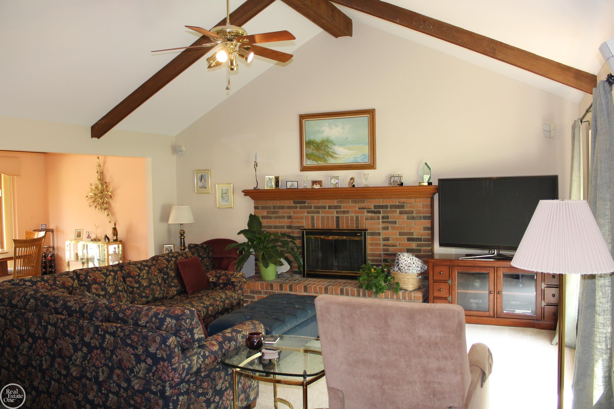 20081 Calumet Drive, Clinton Twp, MI 48038 — Photo 7