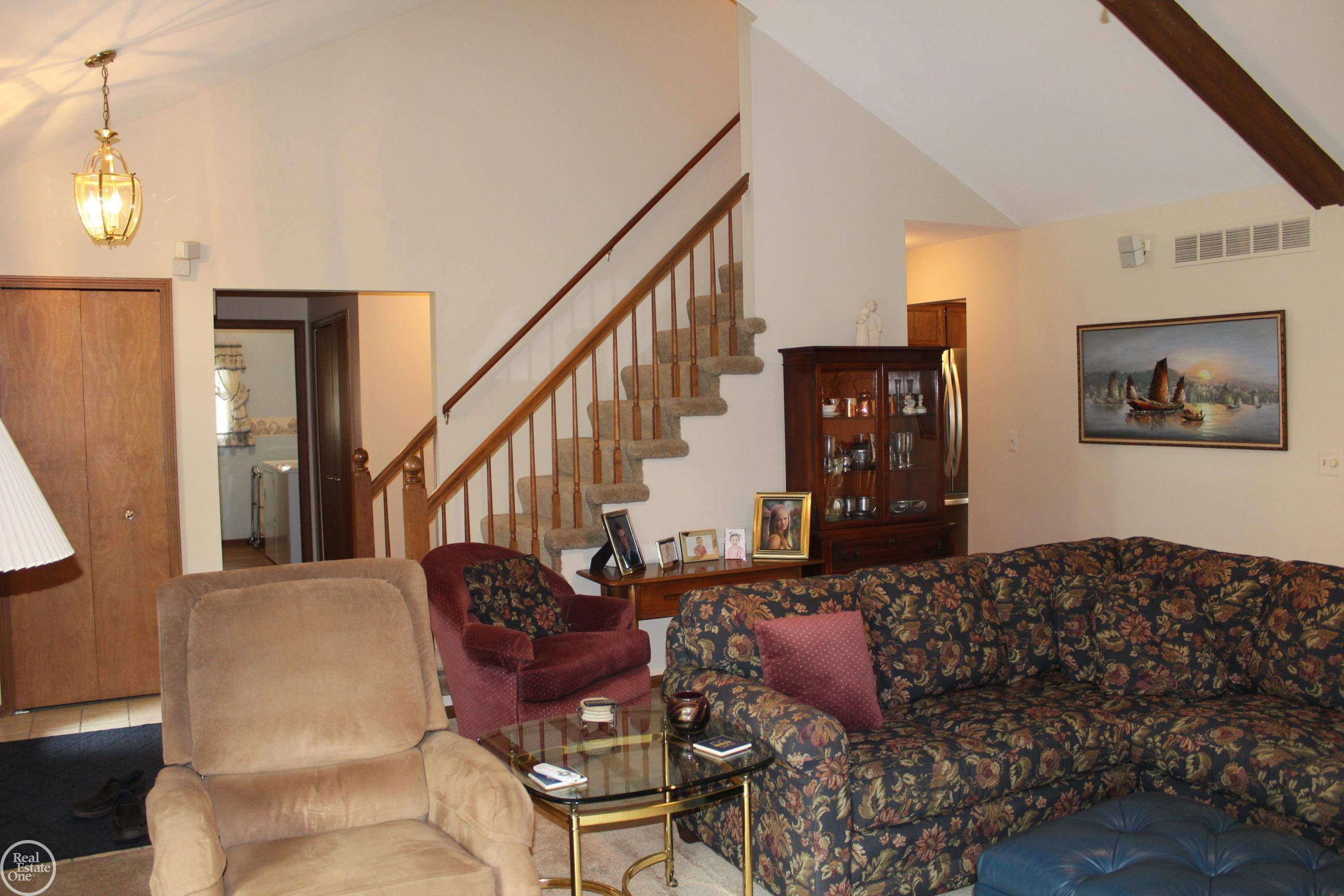 20081 Calumet Drive, Clinton Twp, MI 48038 — Photo 8