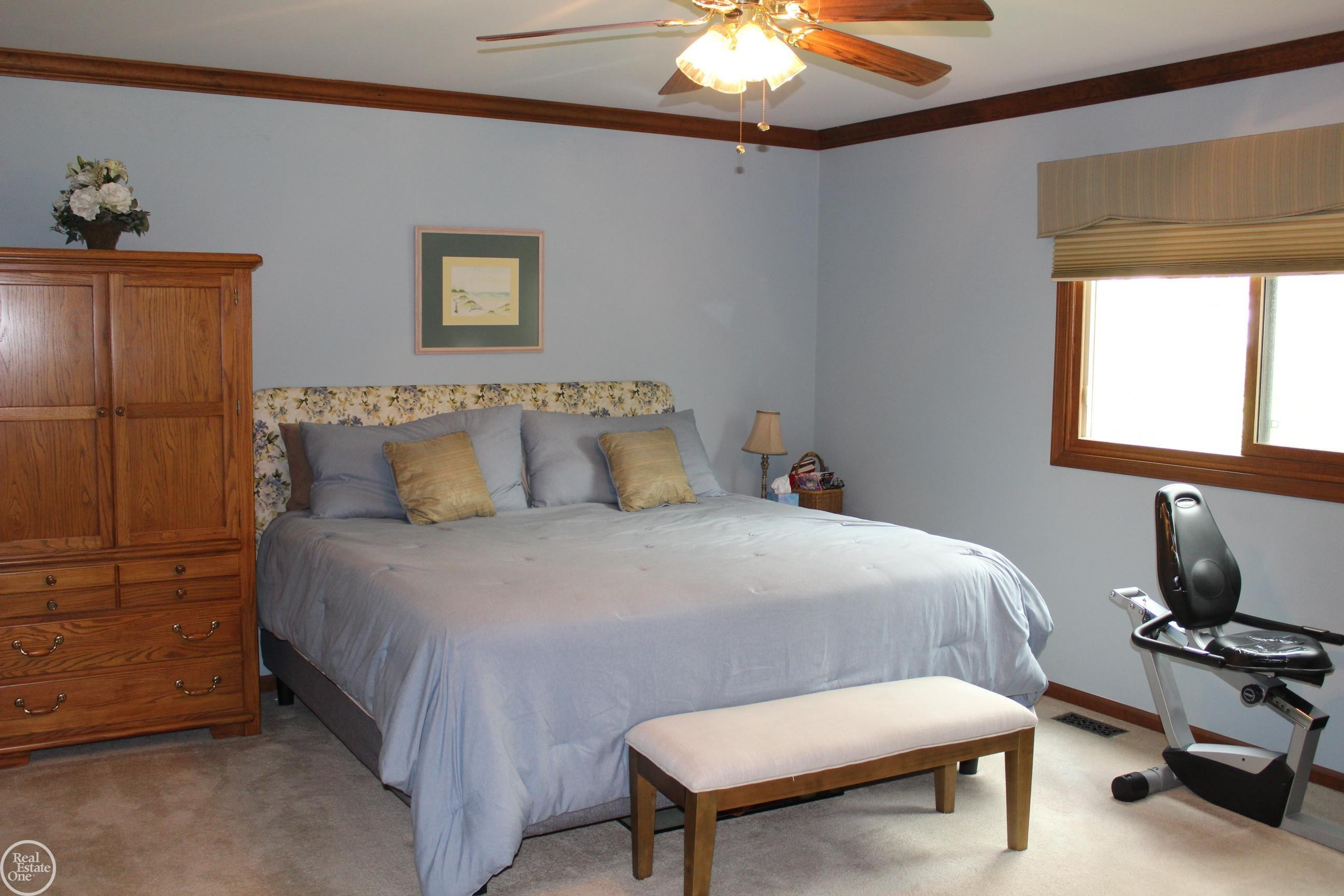 20081 Calumet Drive, Clinton Twp, MI 48038 — Photo 12