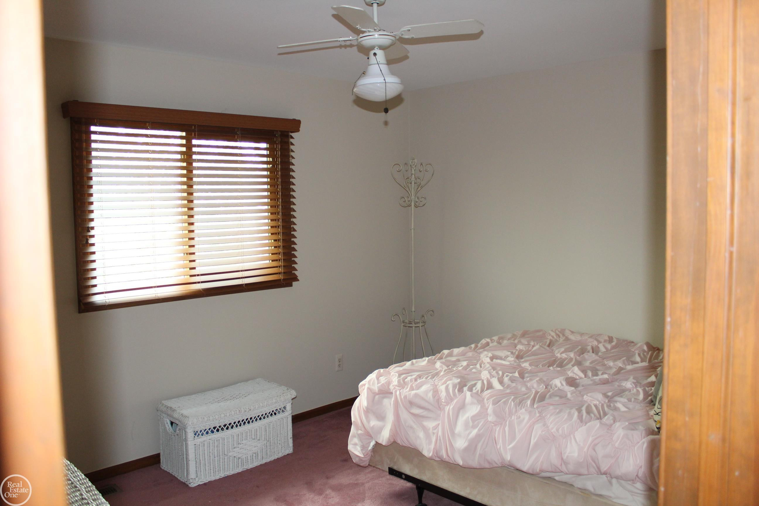 20081 Calumet Drive, Clinton Twp, MI 48038 — Photo 17