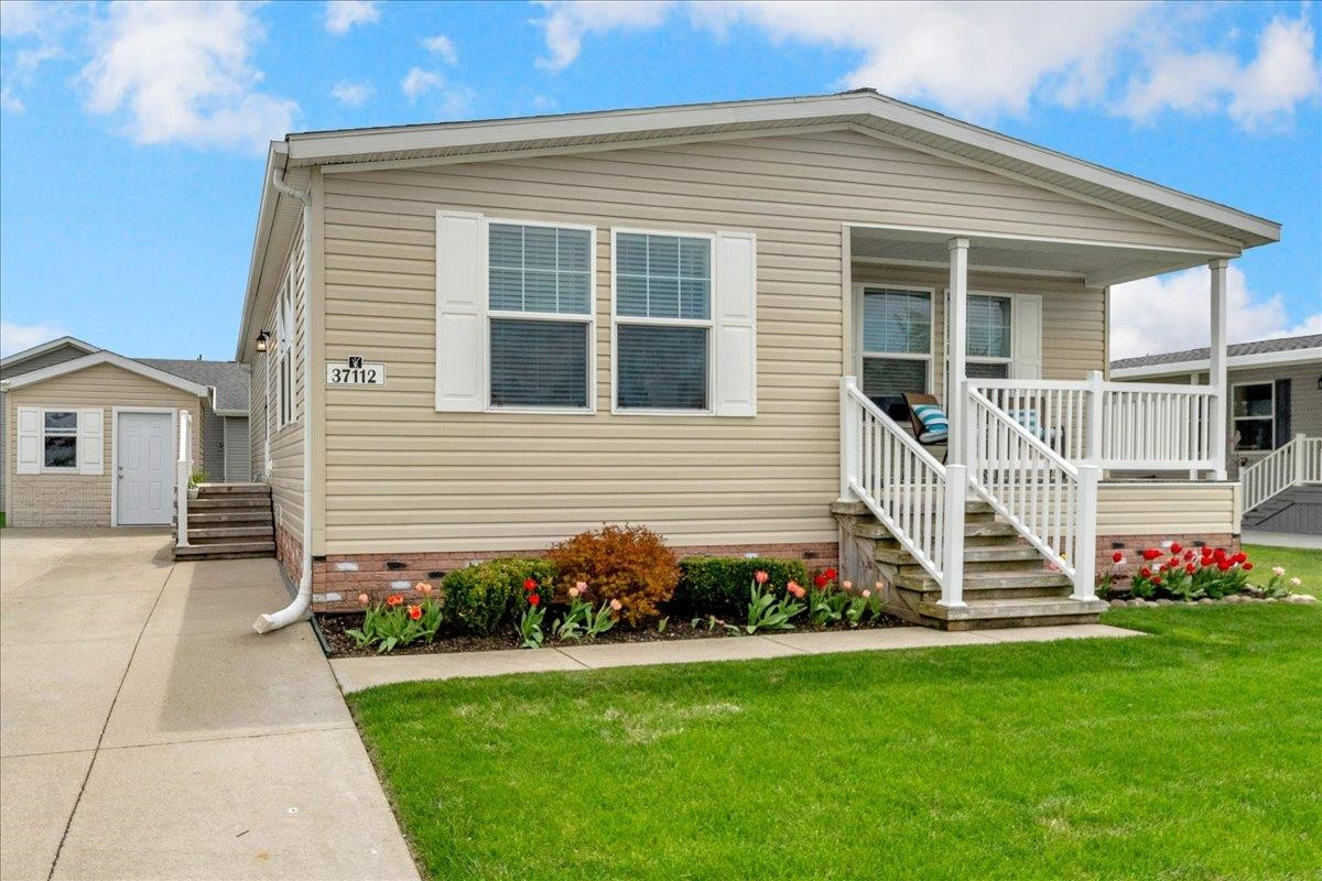 37112 Grindstone Trail, MI 48048 — Photo 2