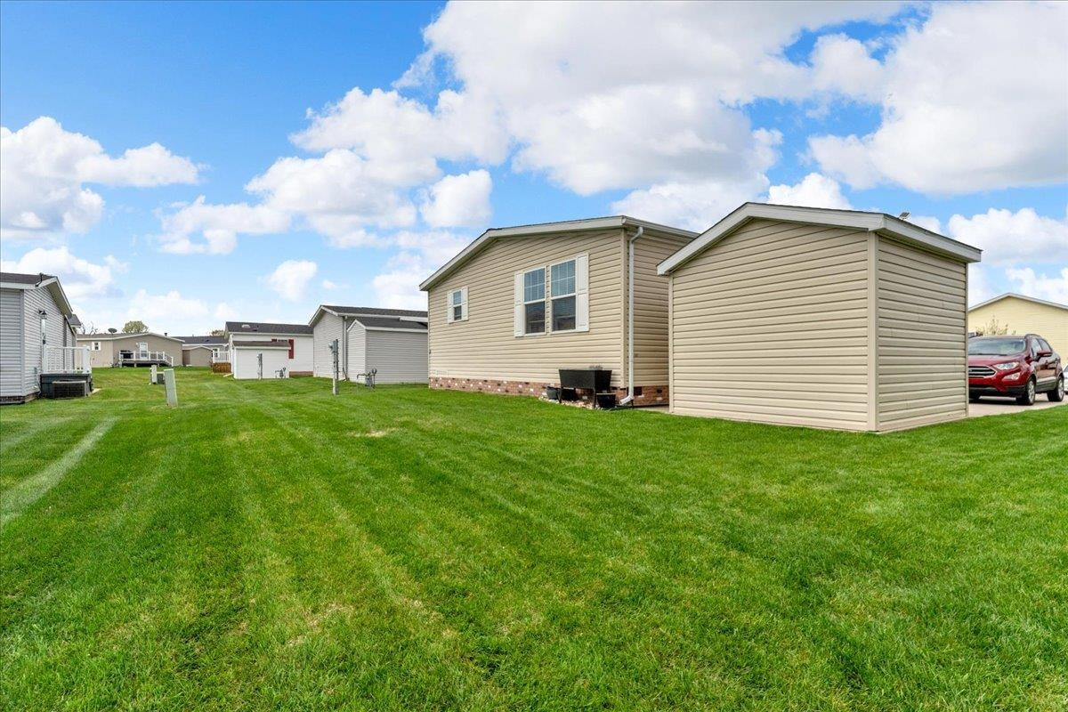 37112 Grindstone Trail, MI 48048 — Photo 23