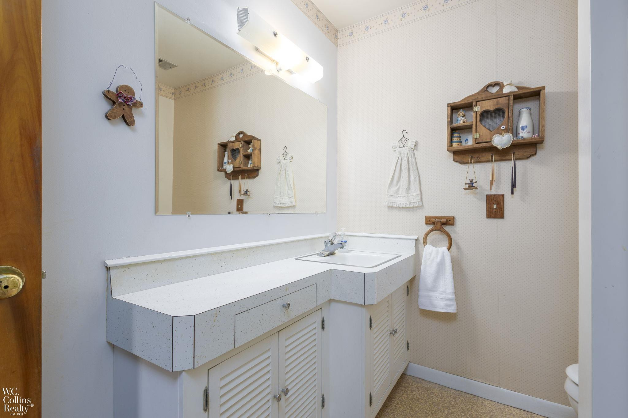 704 Briarwood Lane, Fenton, MI 48430 — Photo 16
