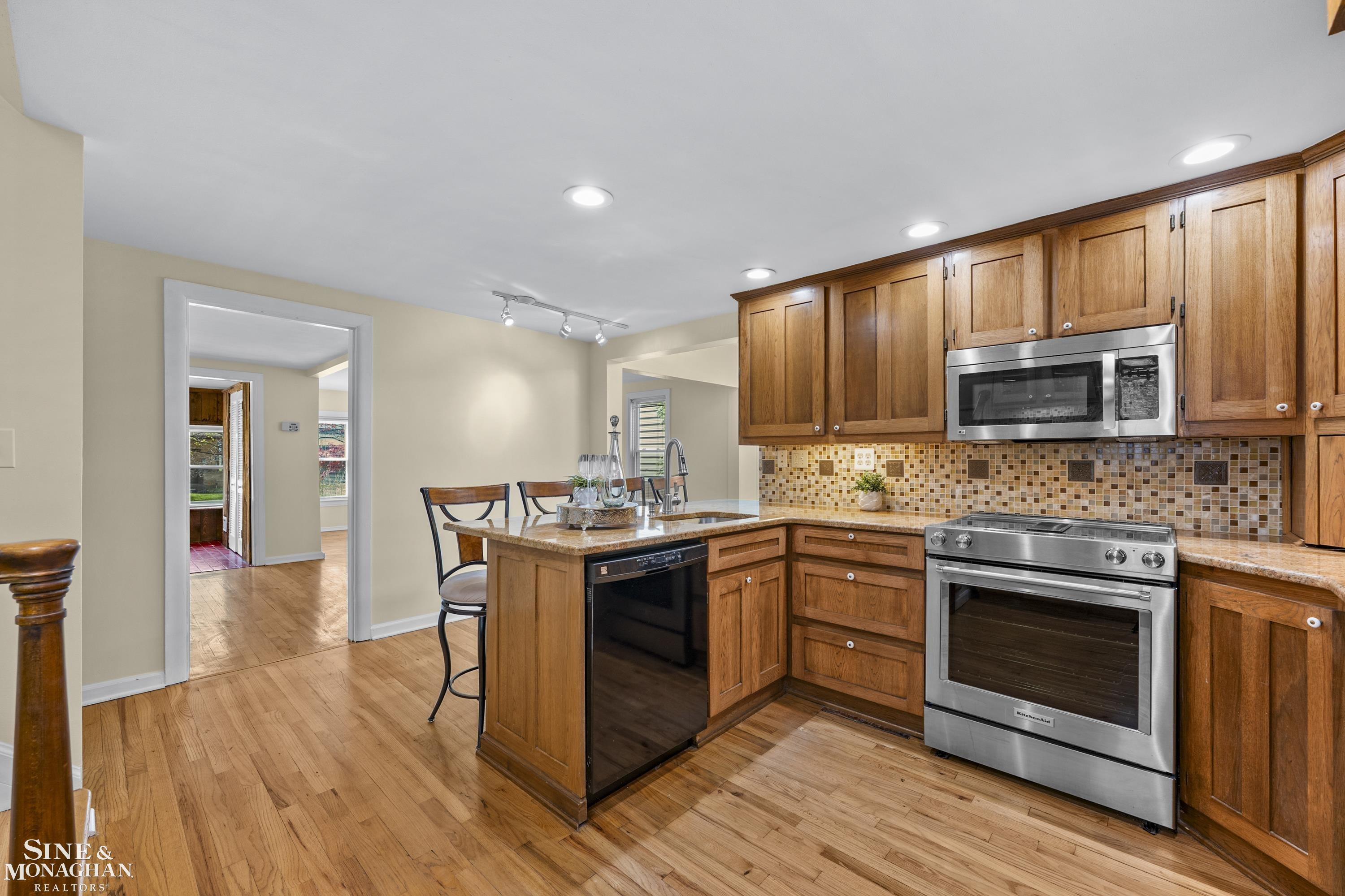 190 Lakeview Avenue, Grosse Pointe Farms, MI 48236 — Photo 14