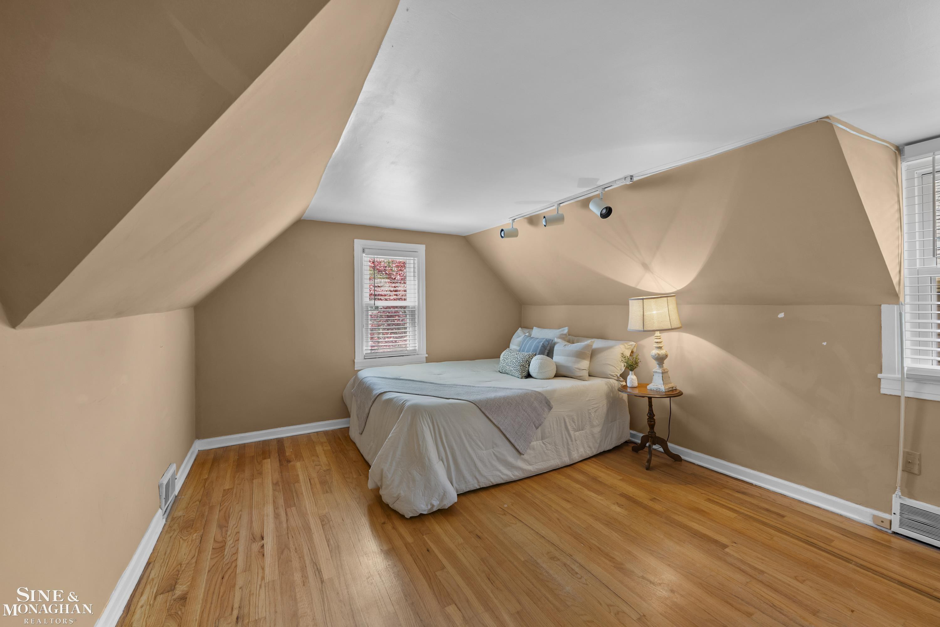 190 Lakeview Avenue, Grosse Pointe Farms, MI 48236 — Photo 32